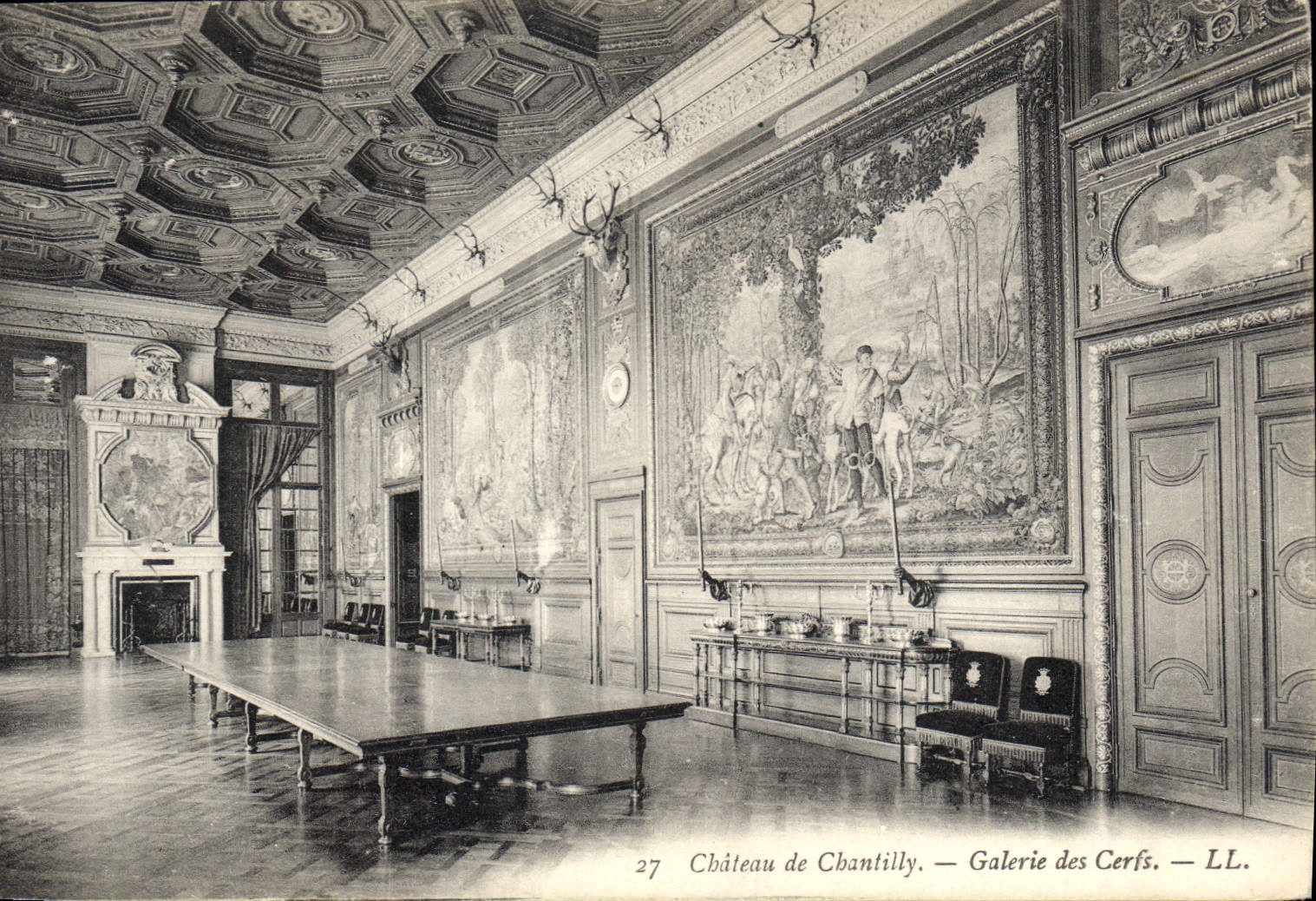 CPA Chateau de Chantilly Galerie des Cerfs 