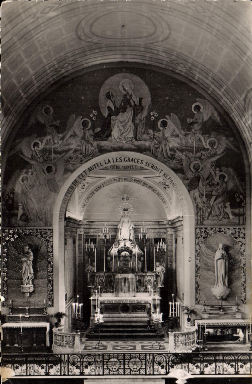 CPA Chapelle de la Medaille Miraculeuse 