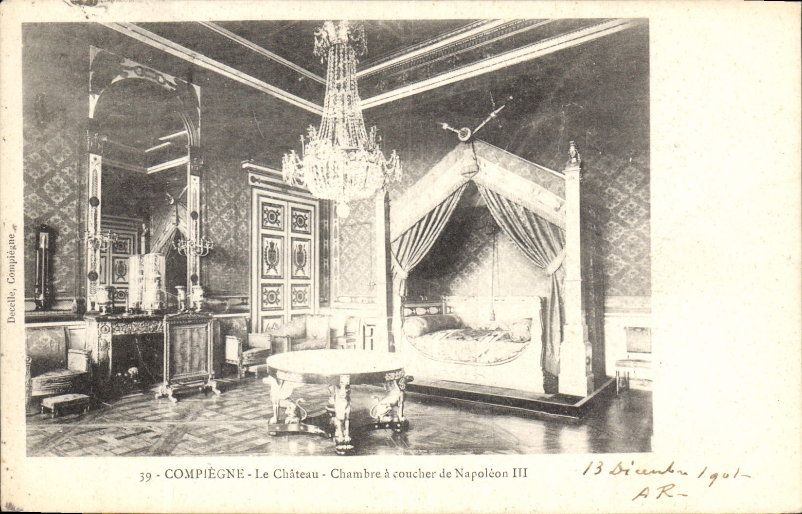 CPA Compiegne Le Chateau Chambre a coucher de Napoleon III 