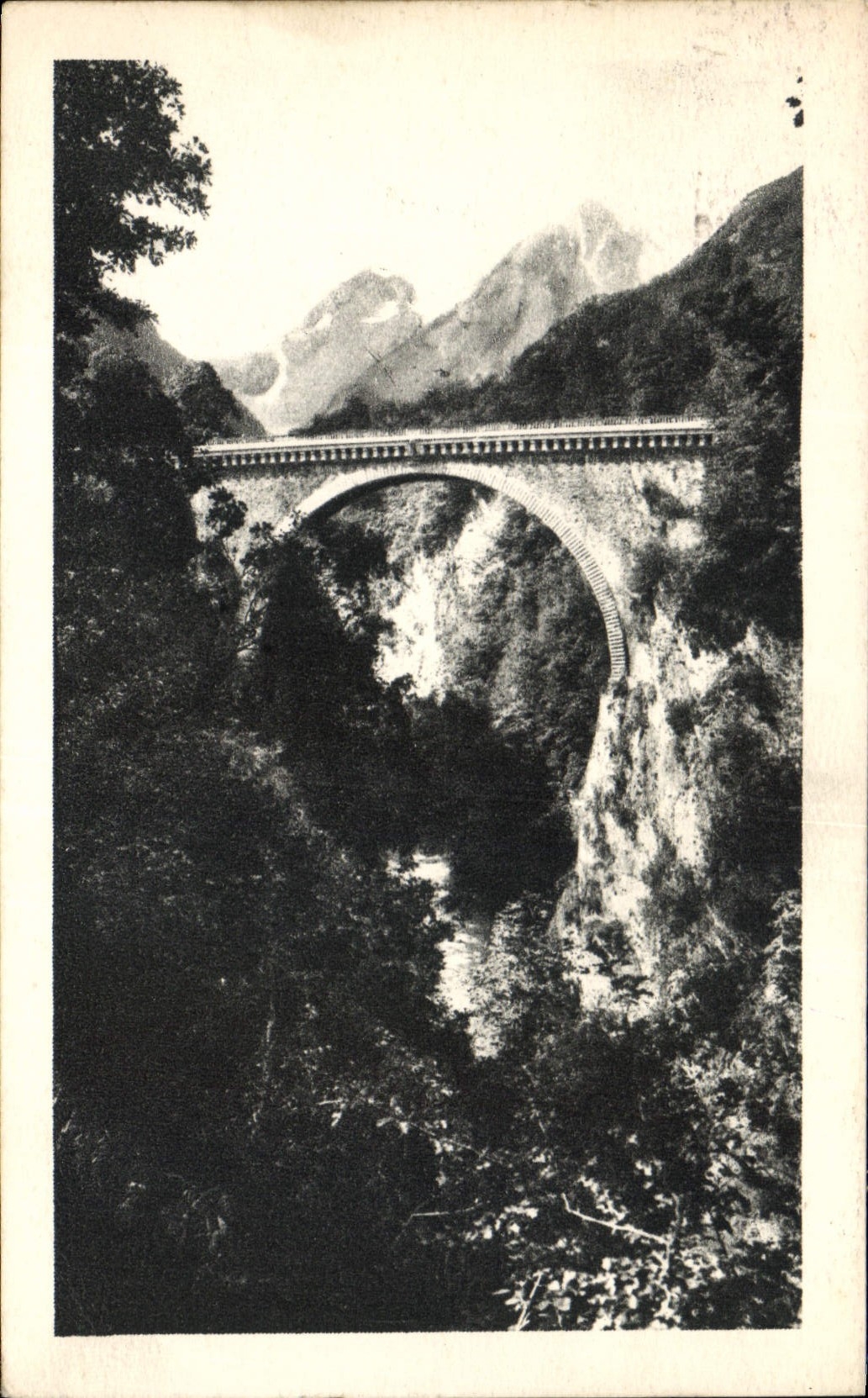 CPA St Sauveur Le Pont Napoleon 