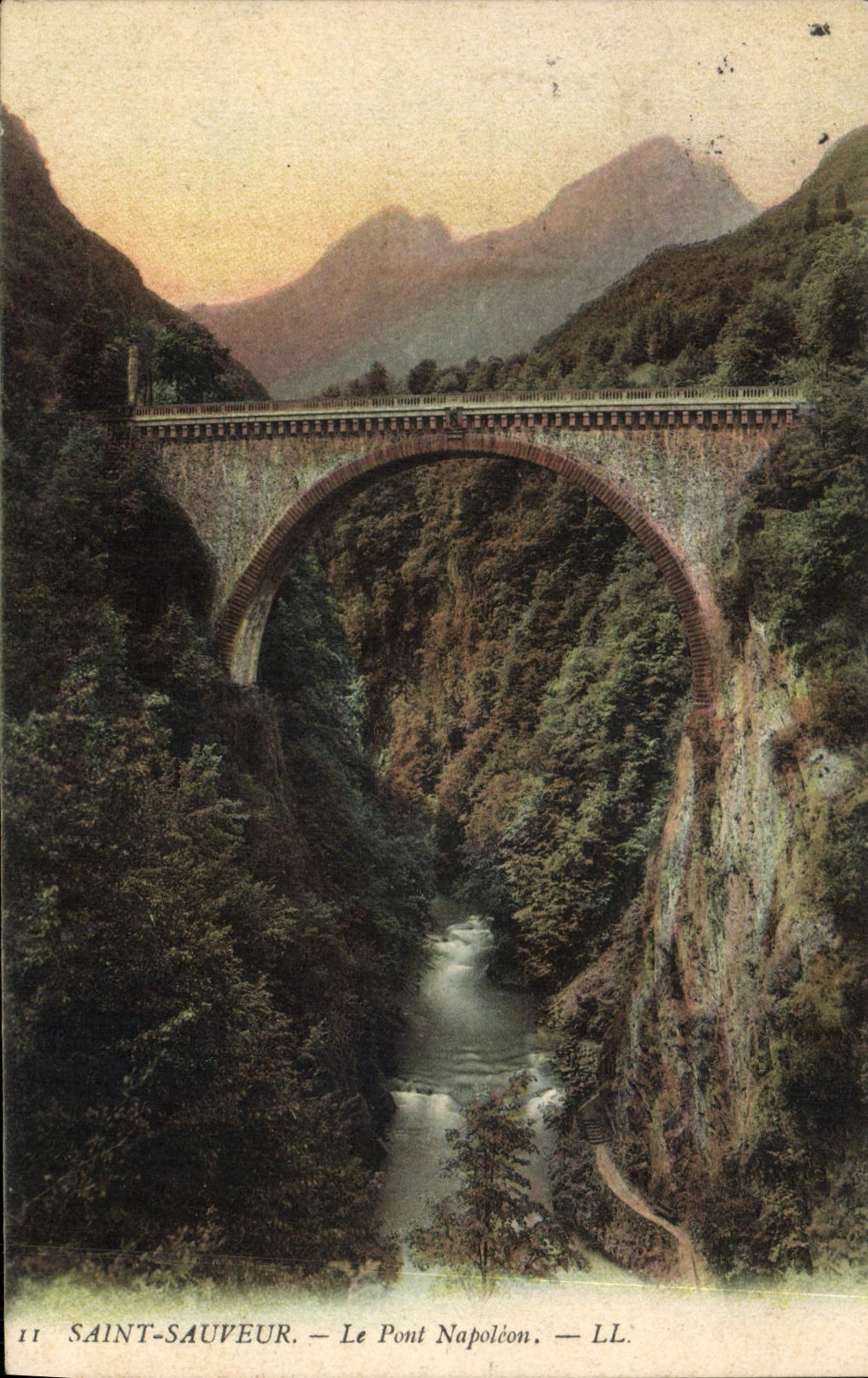 CPA Saint Sauveur Le Pont Napoleon 