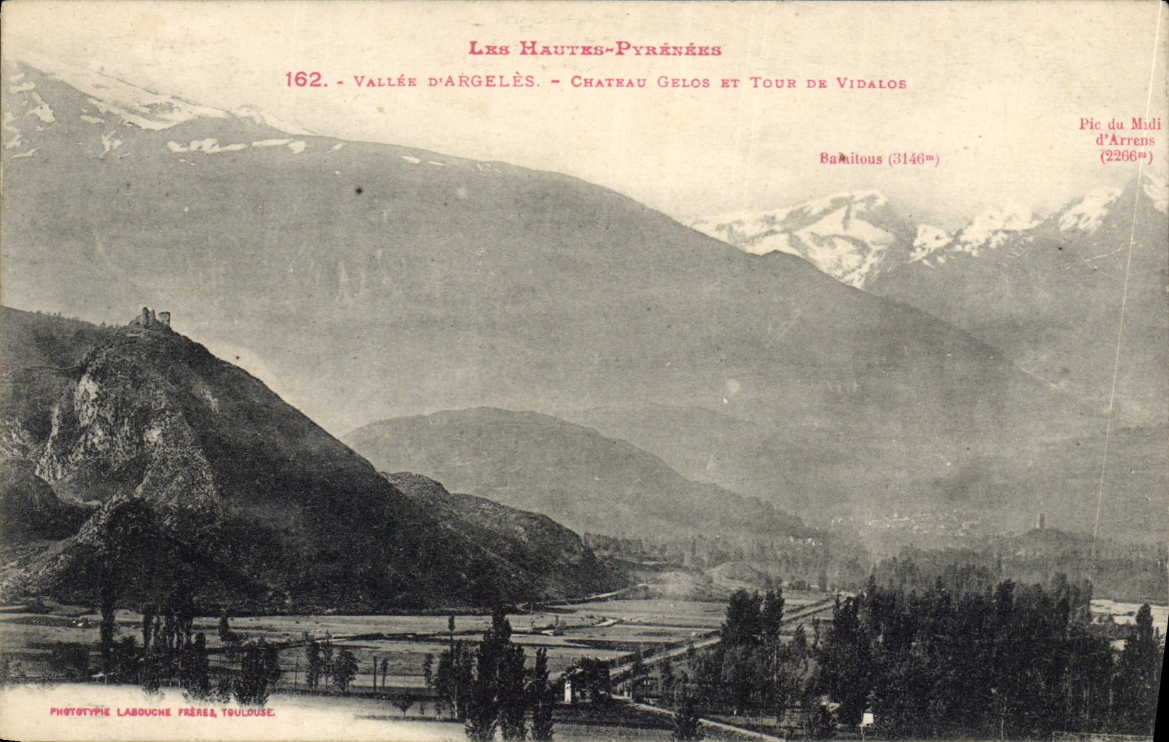 CPA Les Hautes Pyrenees Vallee d'Argeles Chateau Gelos et Tour de