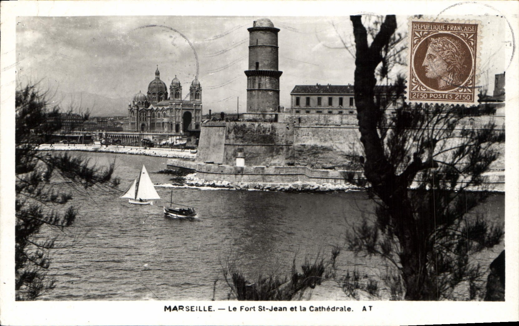 CPA Marseille Le Fort St Jean et la Cathedrale 