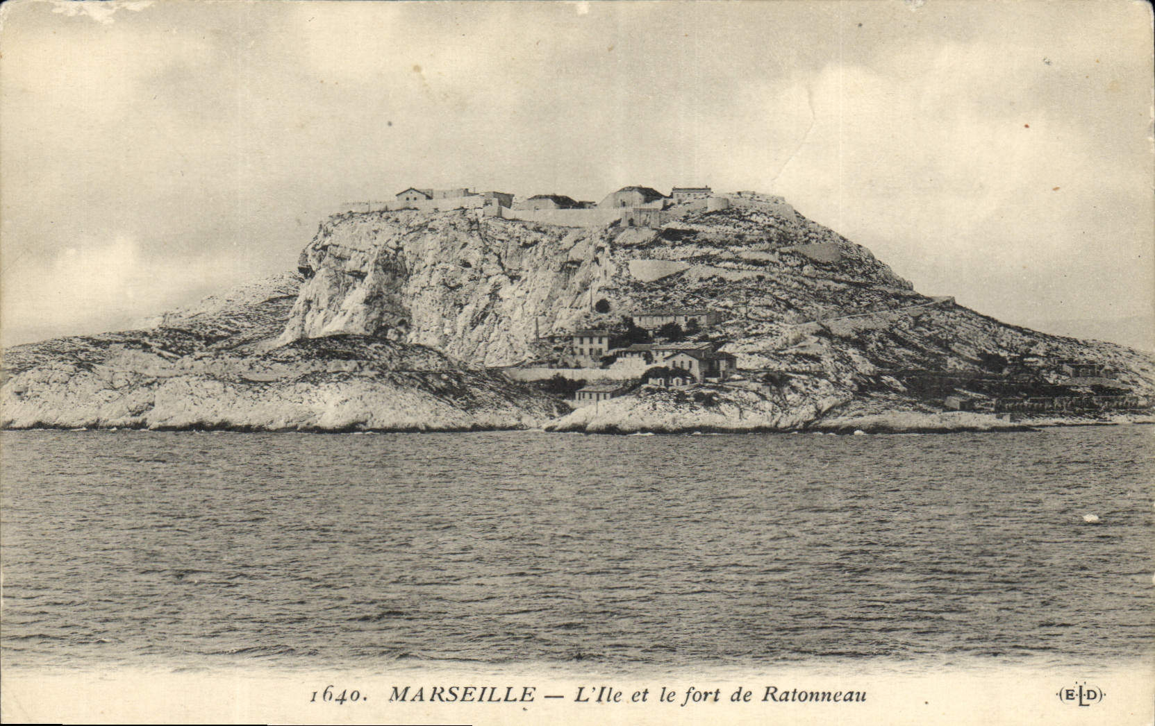 CPA Marseille L'Ile et le fort de Ratonneau 