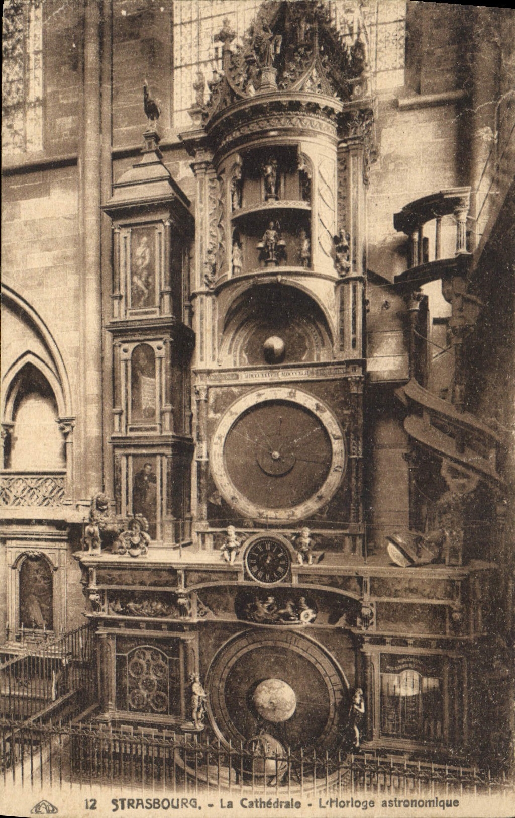 CPA Strasbourg La Cathedrale l'Horloge astronomique 
