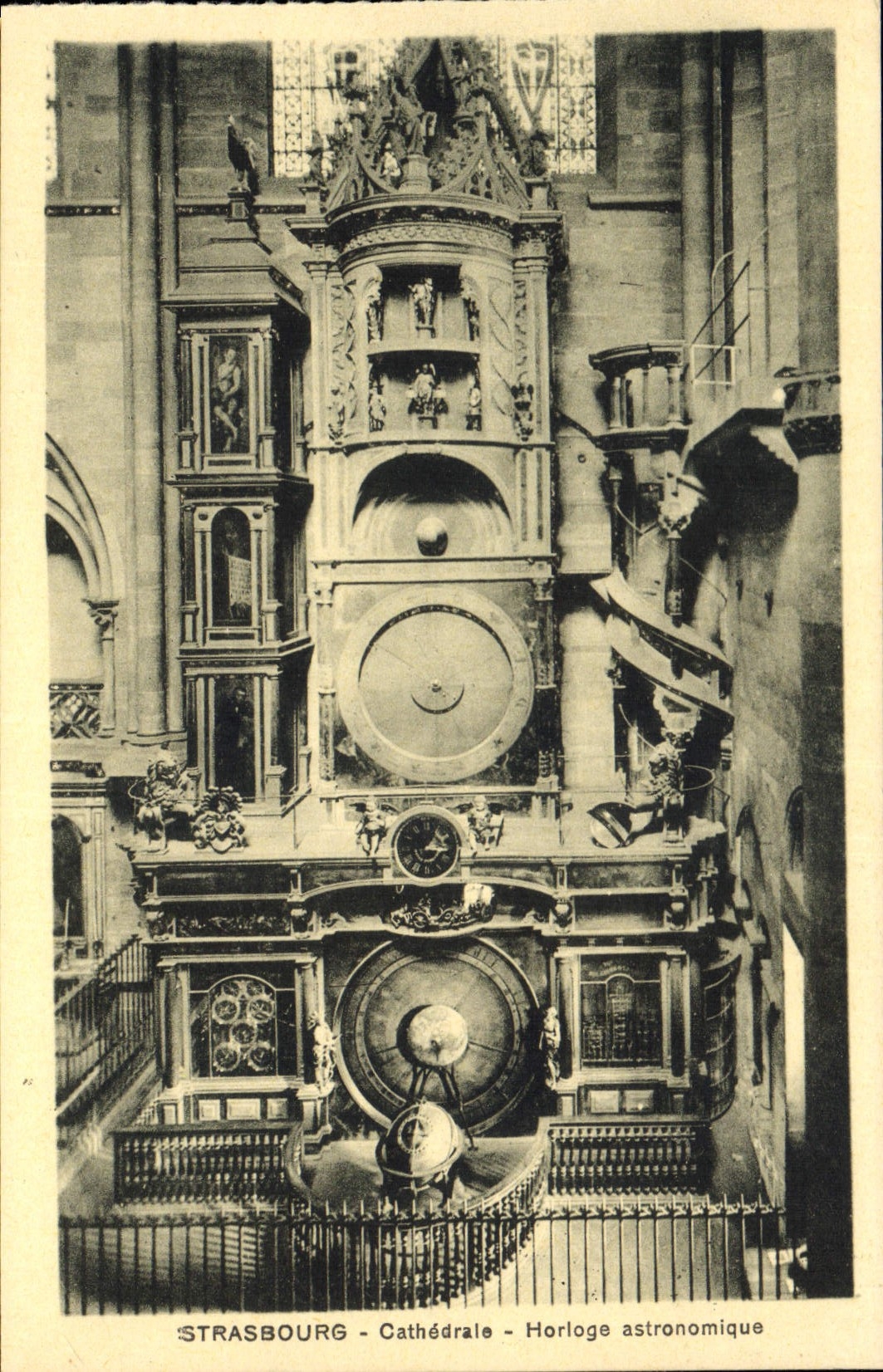 CPA Strasbourg Cathedrale Horloge astronomique 