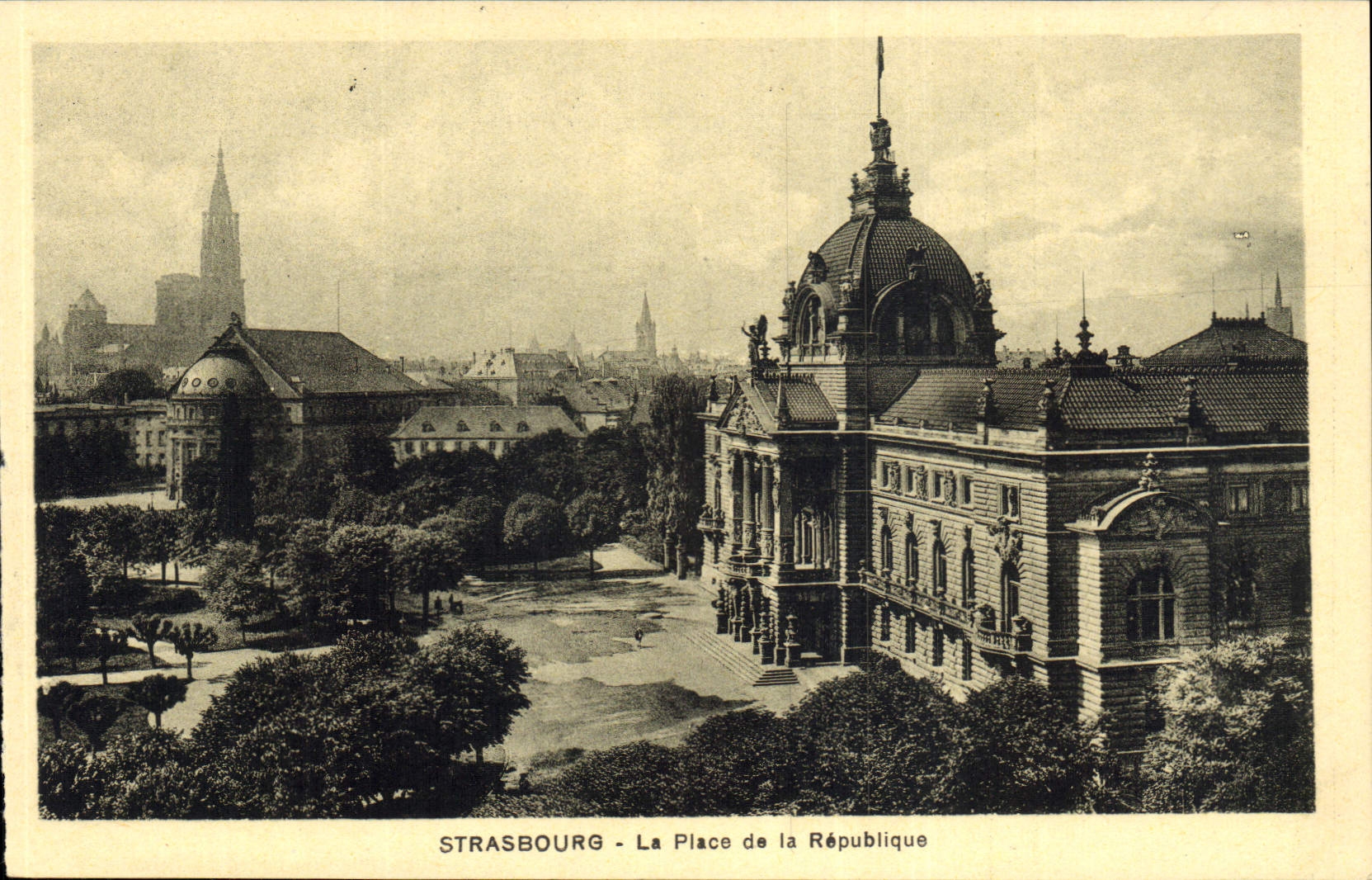 CPA Strasbourg la Place de la Republique 