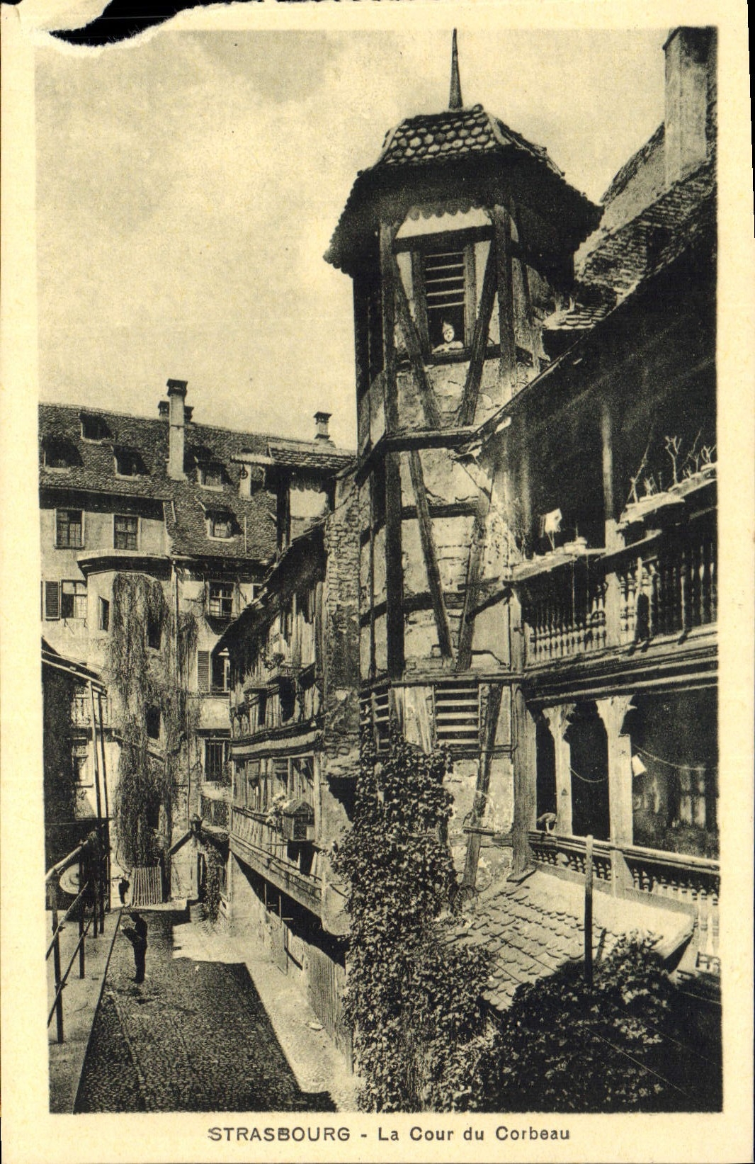 CPA Strasbourg La Cour du Corbeau 