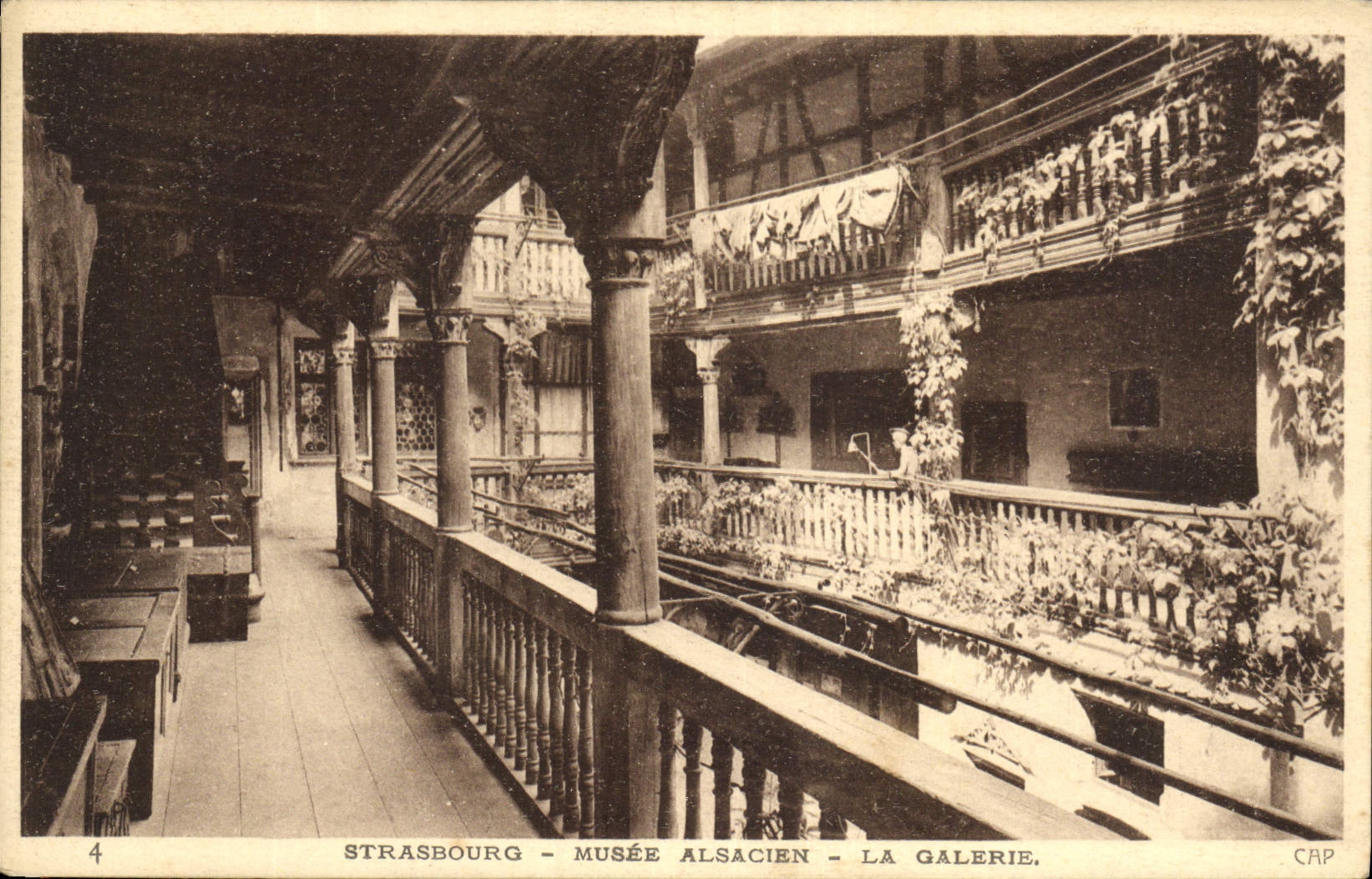 CPA Strasbourg Musee Alsacien la Galerie 