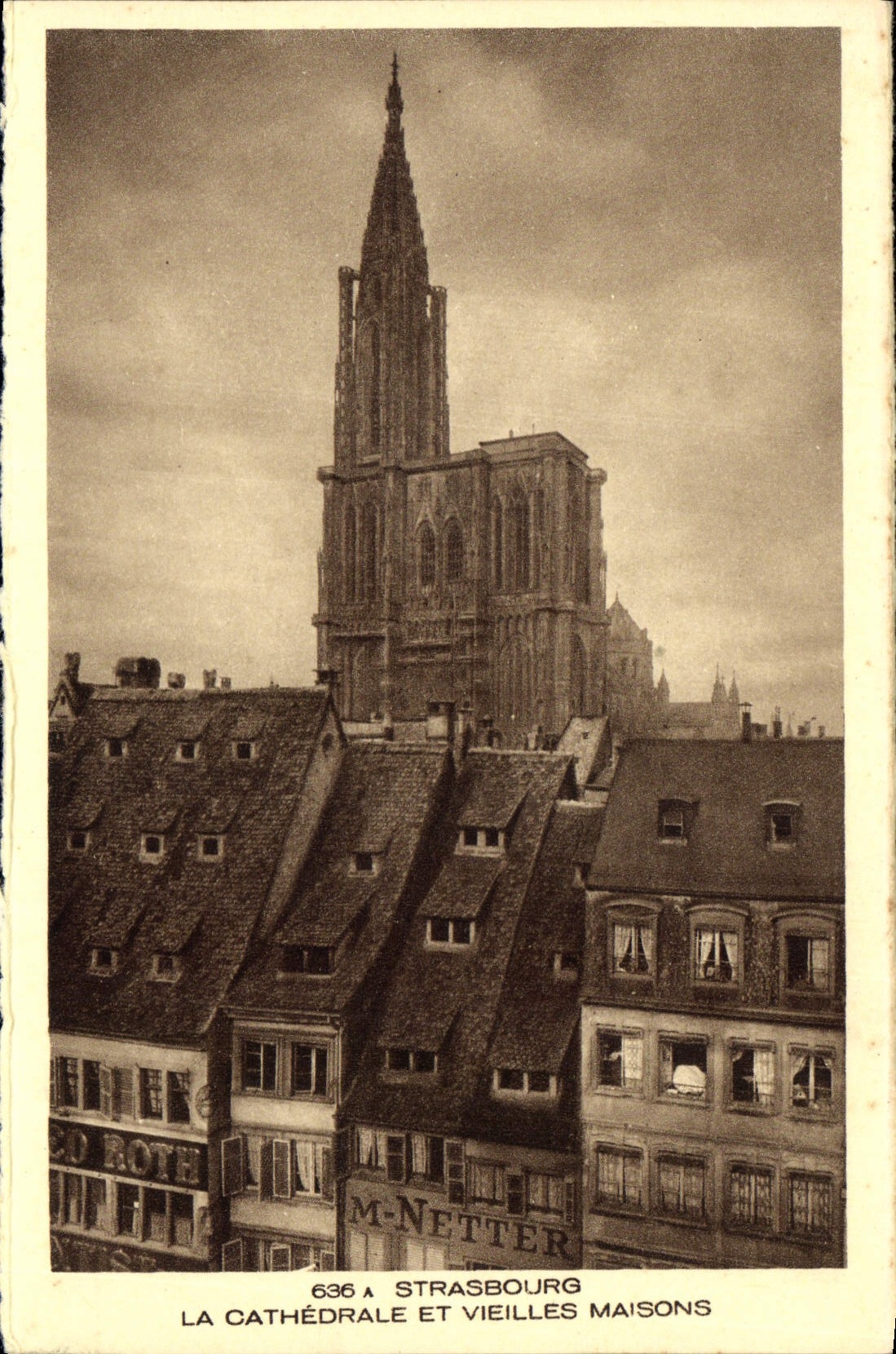 CPA Strasbourg La Cathedrale et Vieilles Maisons 