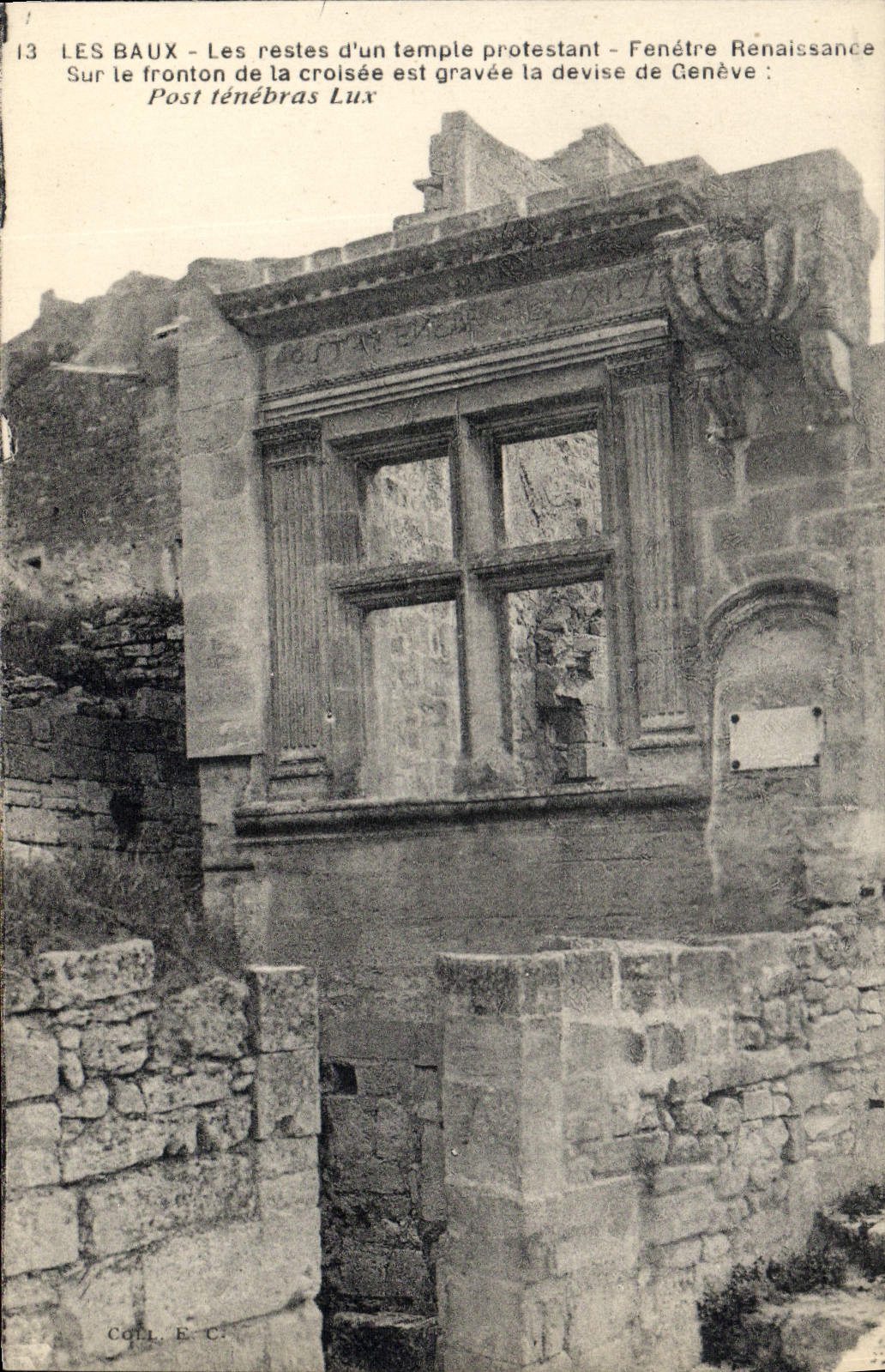 CPA Les Baux les restes d'un temple protestant 