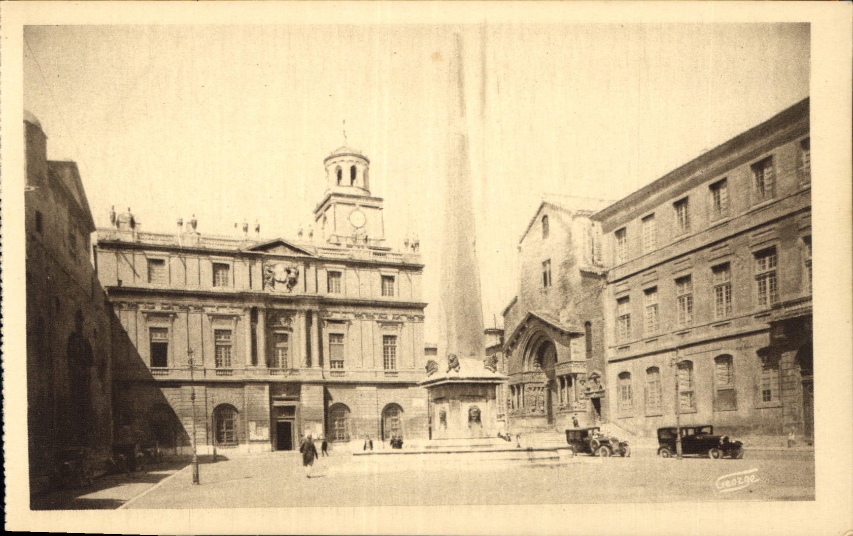 CPA Arles sur Phone place de l'Hotel de Ville