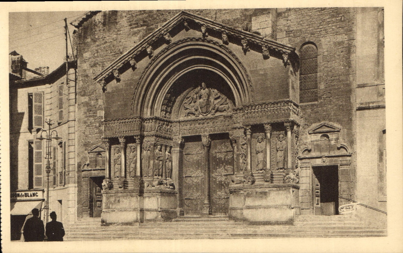CPA Arles sur Phone facade de la Cathedrale St Trophime le plus beau morceau d'architecture romane d