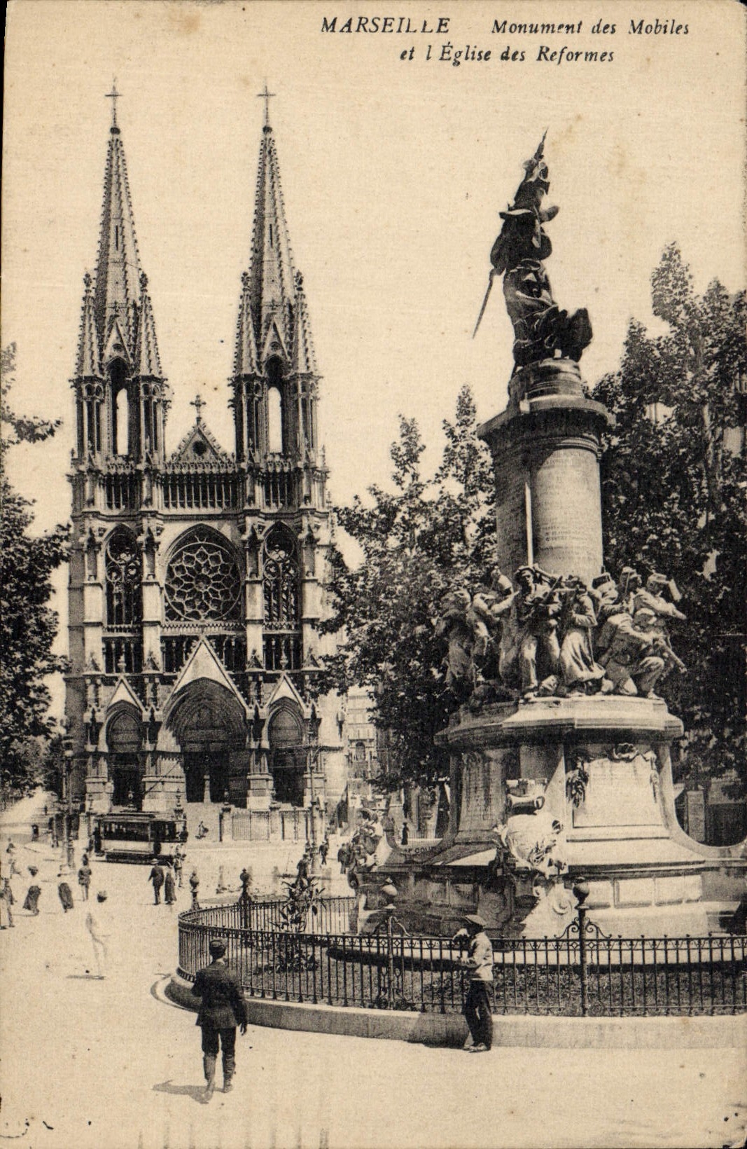 CPA Marseille Monument des Mobiles et l'Eglise des Reformes 