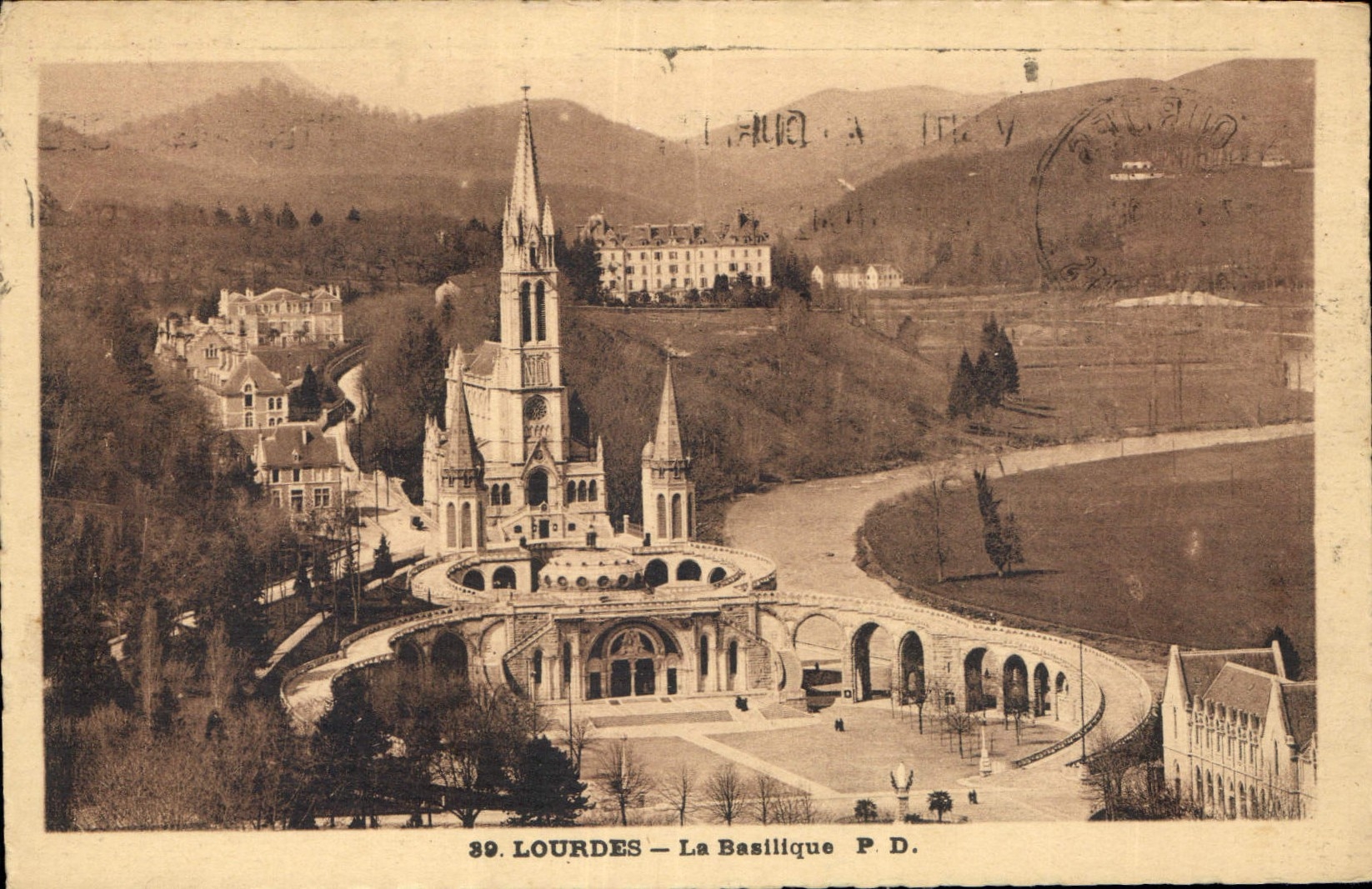 CPA Lourdes La Basilique 