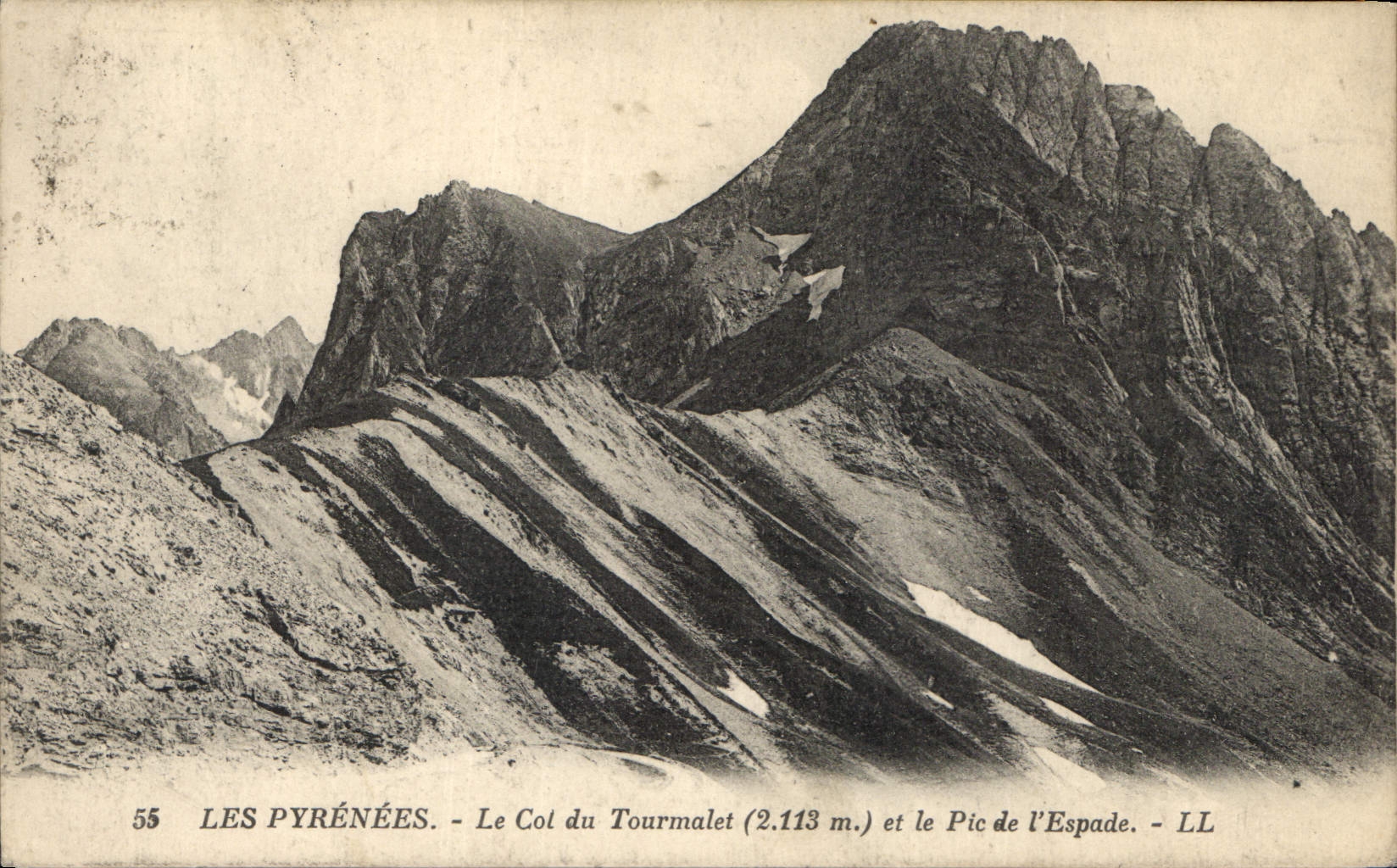 CPA Les Pyrenees le Col du Tourmalet et le Pic de l'Espade