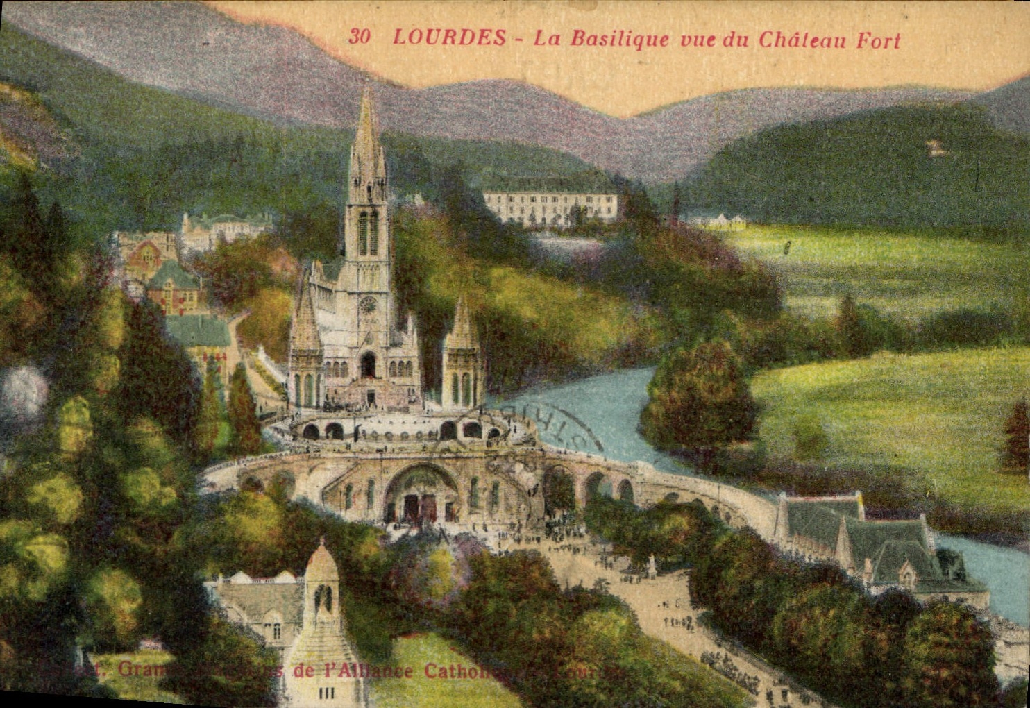 CPA Lourdes la Basilique vue du Chateau Fort 