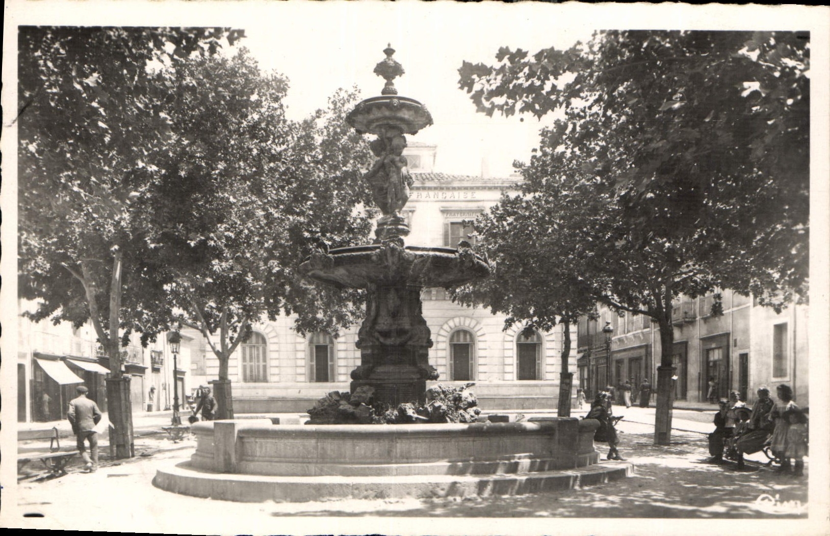 CPA Meze Herault Place dela Mairie