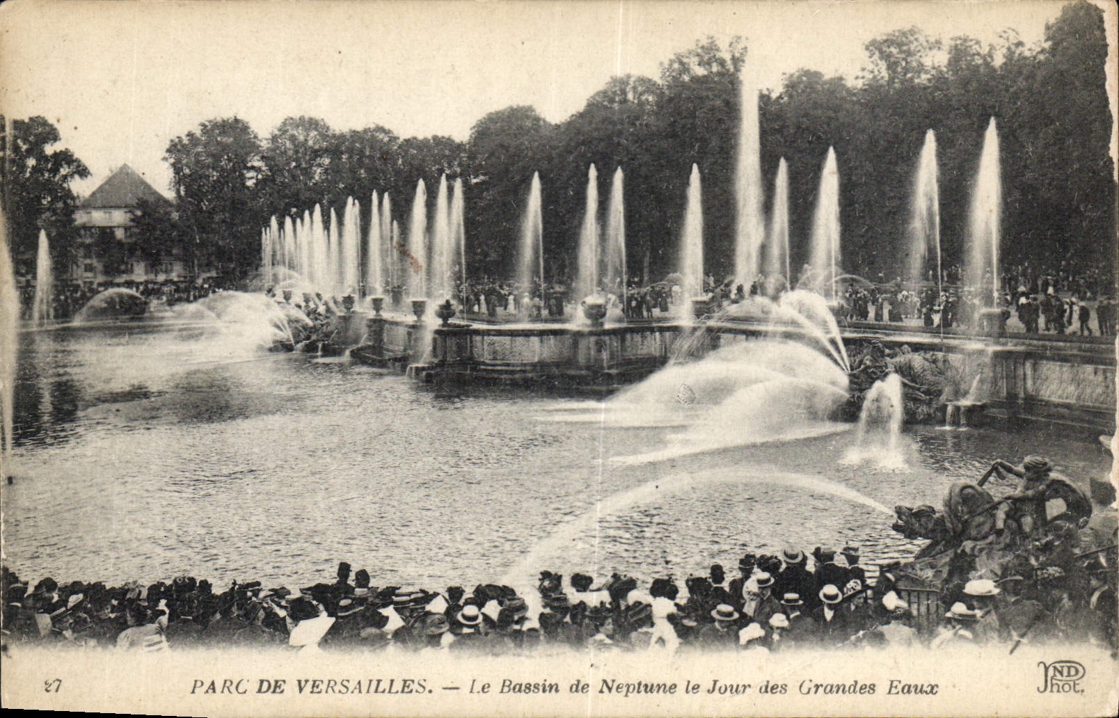 CPA Parc de Versailles La bassin de Neptune le Lour des Grandes Eaux 