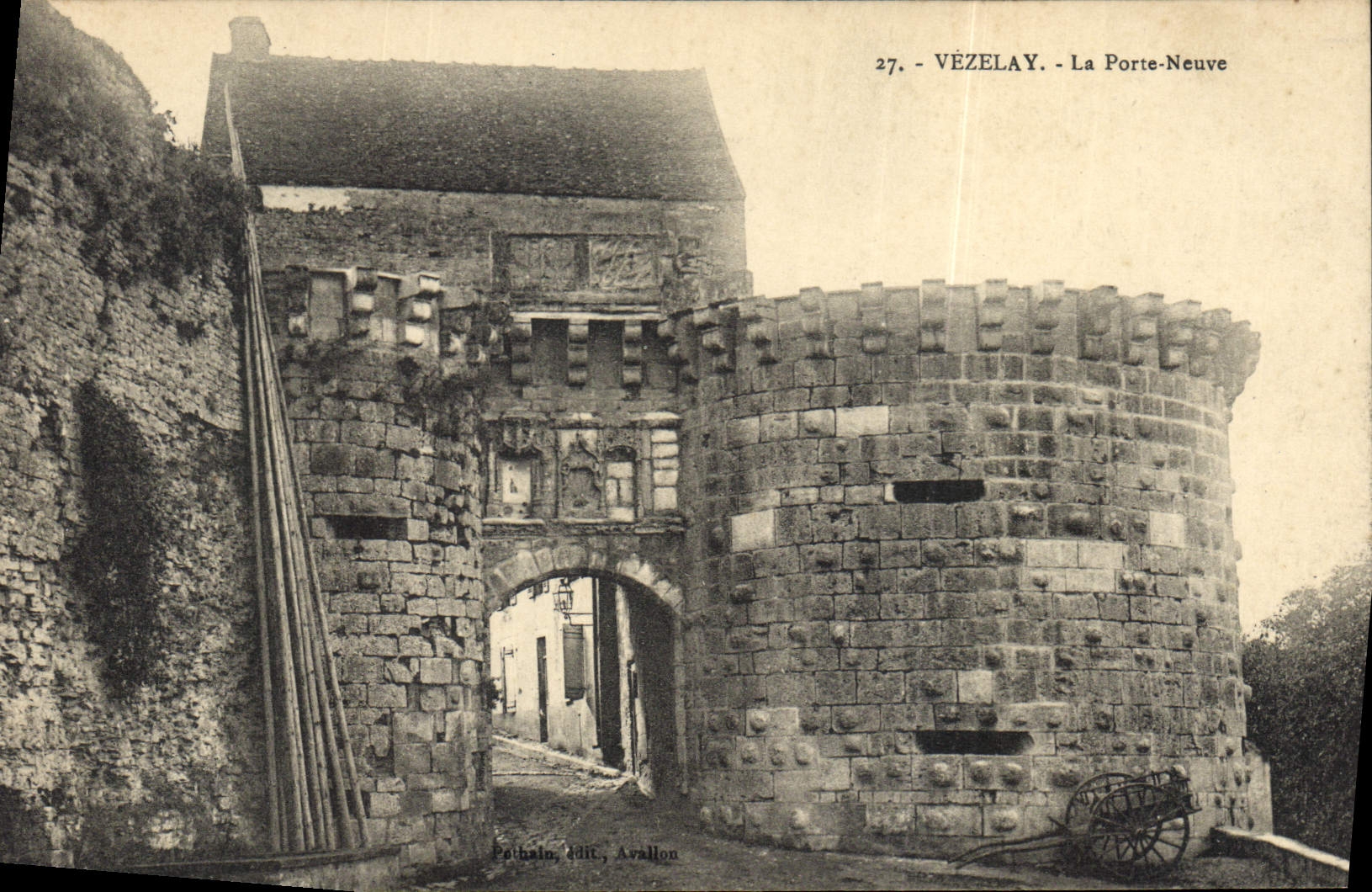 CPA Vezelay La Porte Neuve 