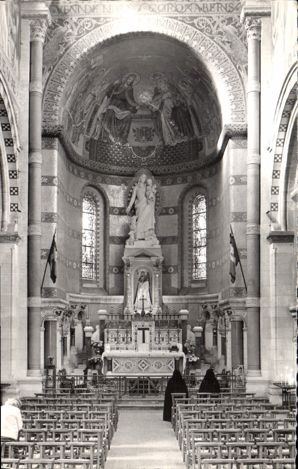 CPA Albert Somme Chapelle de la Cierge miraculeuse Basilique