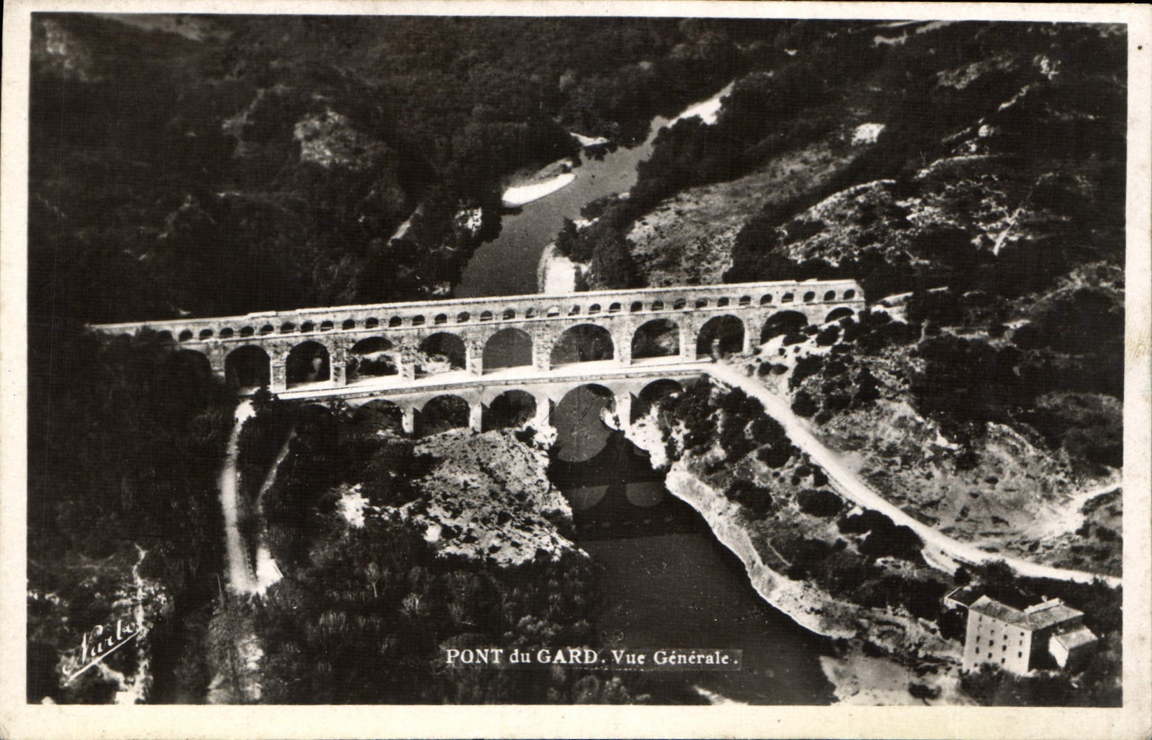 CPA Pont du Gard Vue generale 