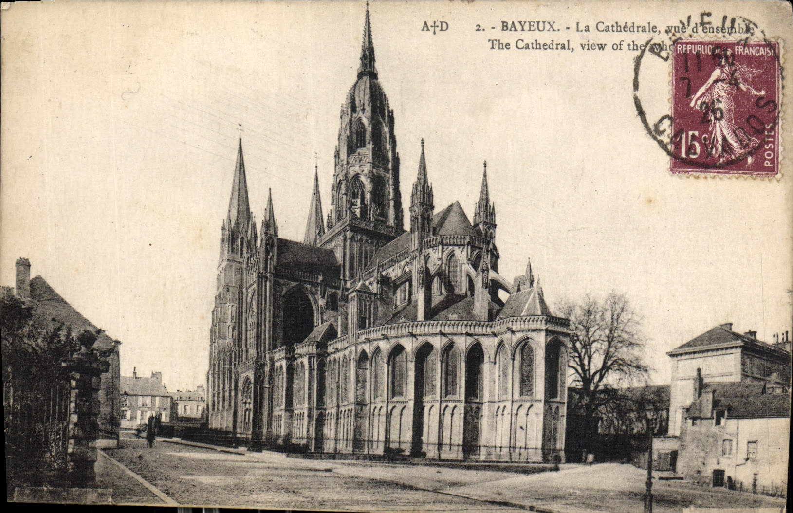 CPA Bayeux La Cathedrale vue d'ensemble 