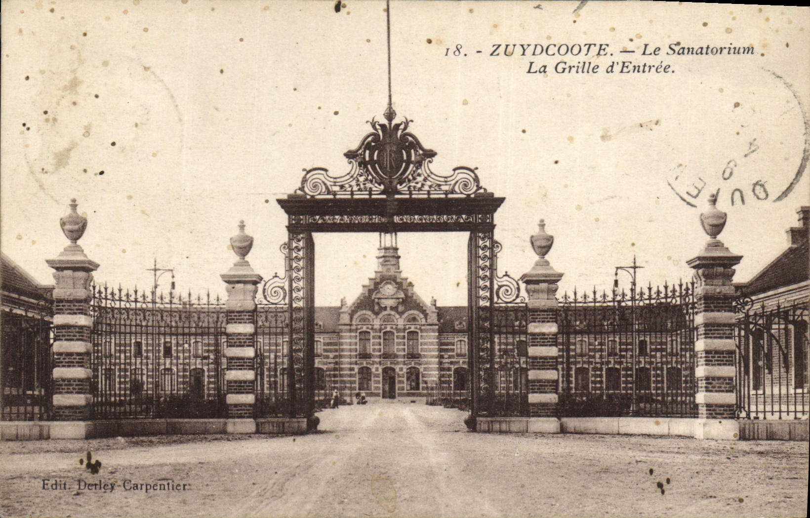 CPA Zuydcoote Le Sanatorium La Grille d'Entree