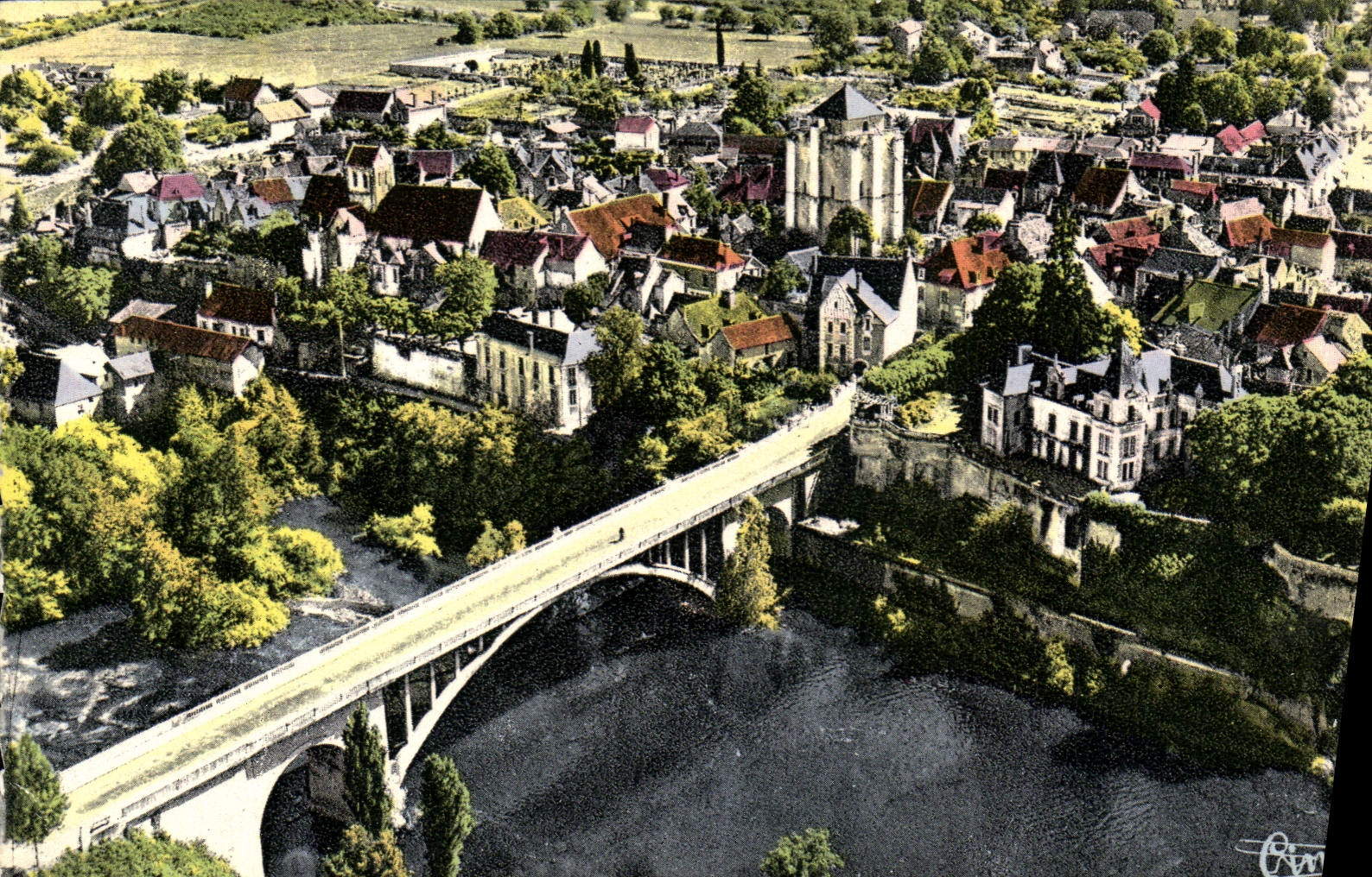 CPA La Roche Posay les Bains Vienne Le Pont sur la Creuse et la Ville