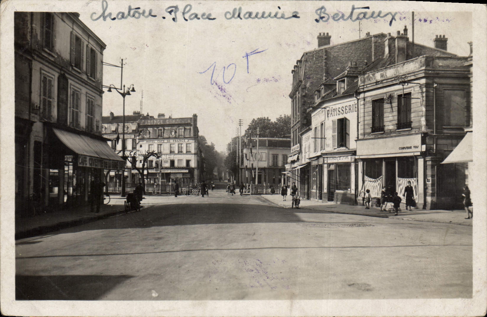 CPA Chatou Seine et Oise Place Maurice Bertraux Patisserie