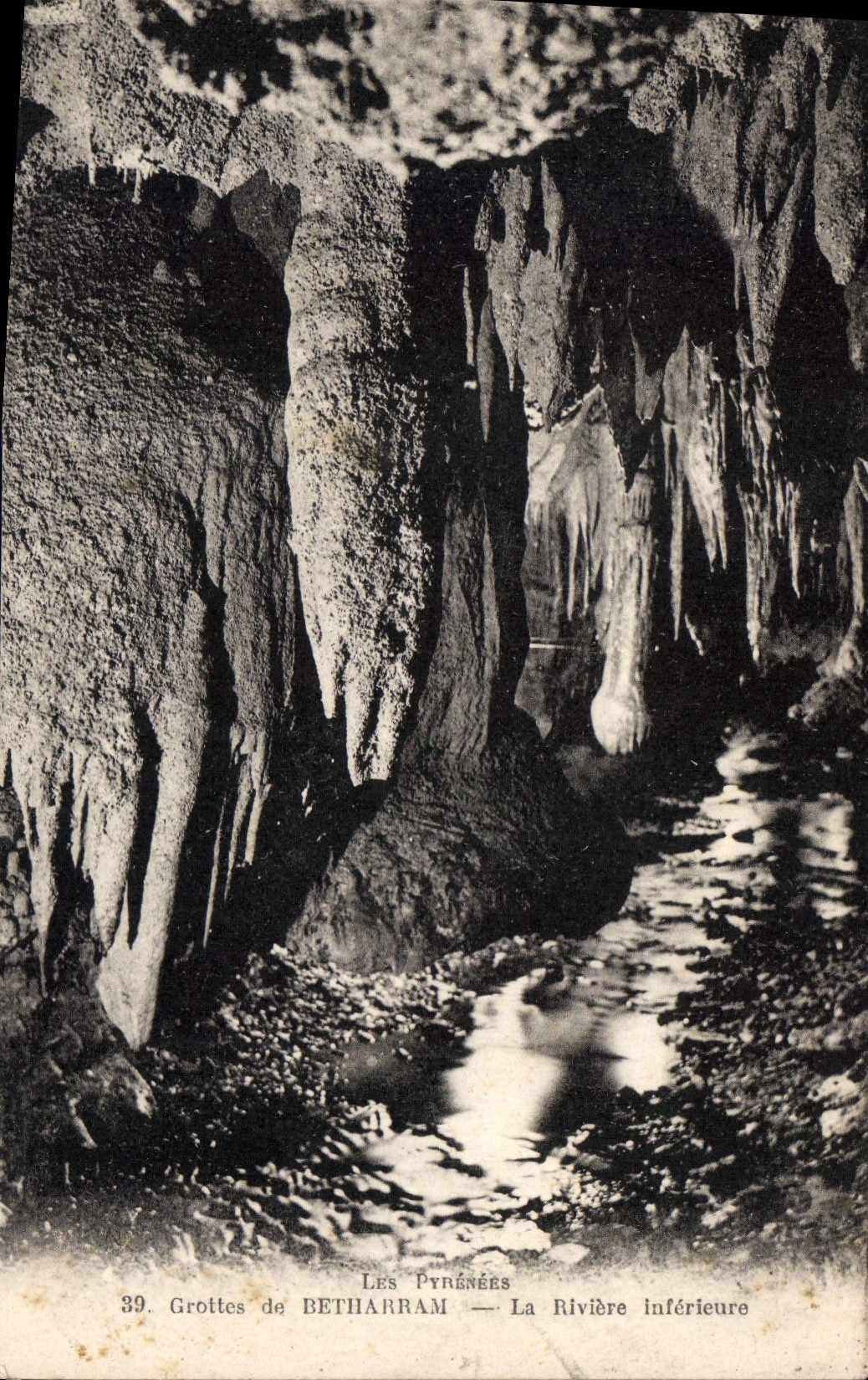 CPA Les Pyrenees Grottes de Betharram La Riviere lnferieure
