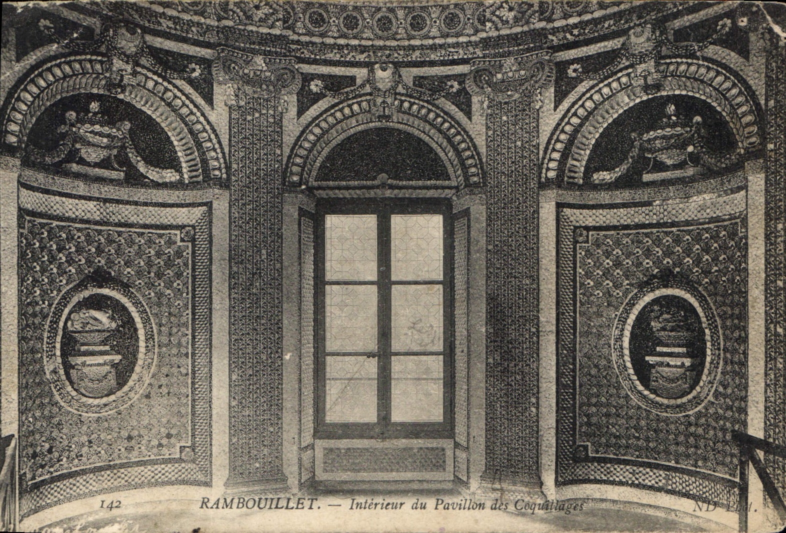 CPA Rambouillet Interieur du Pavillon des Coquillages 