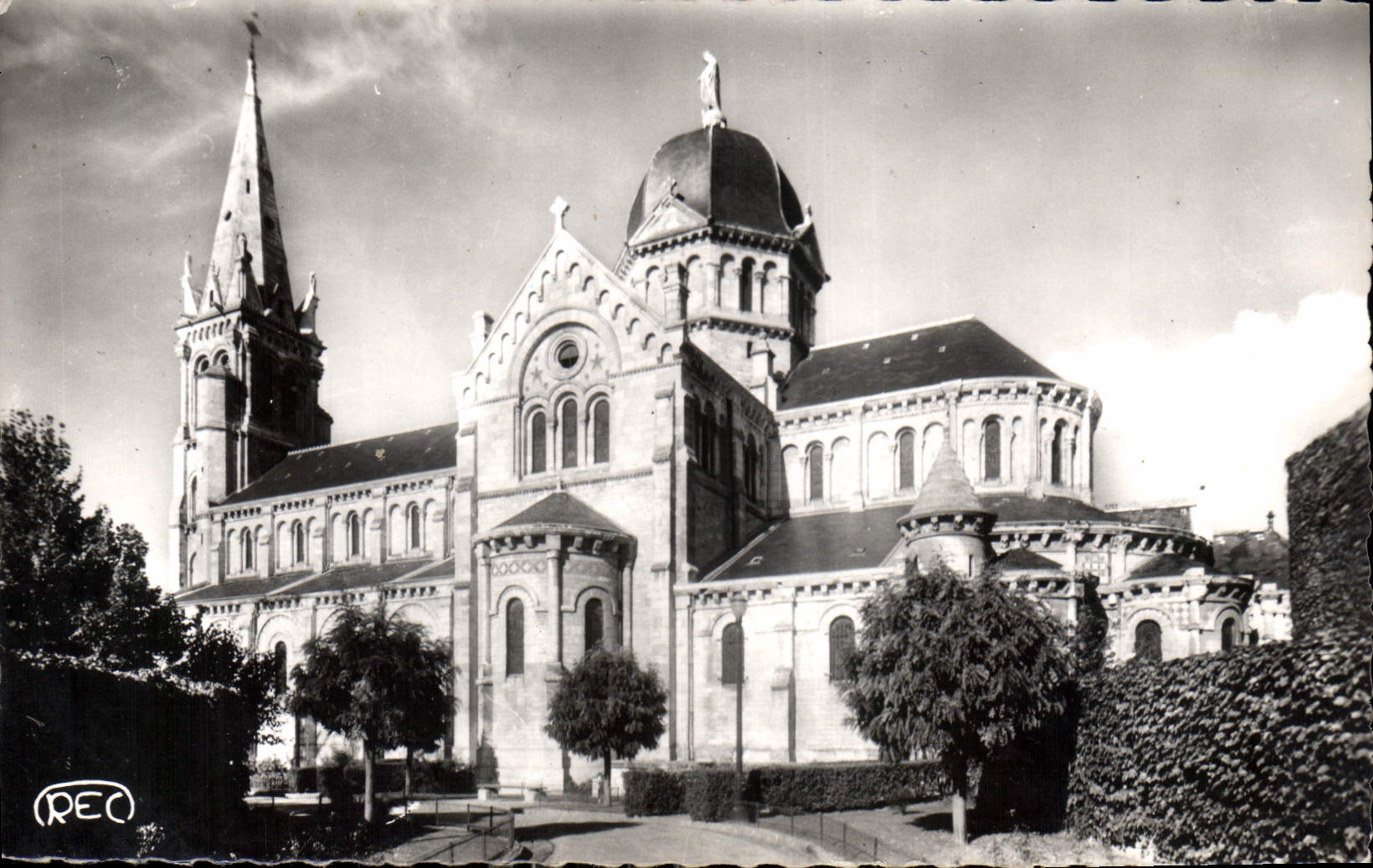 CPA Chateauroux Indre Eglise Notre Dame 