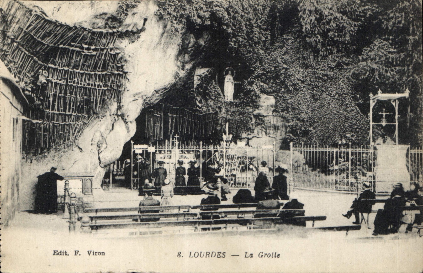 CPA Lourdes La Grotte 