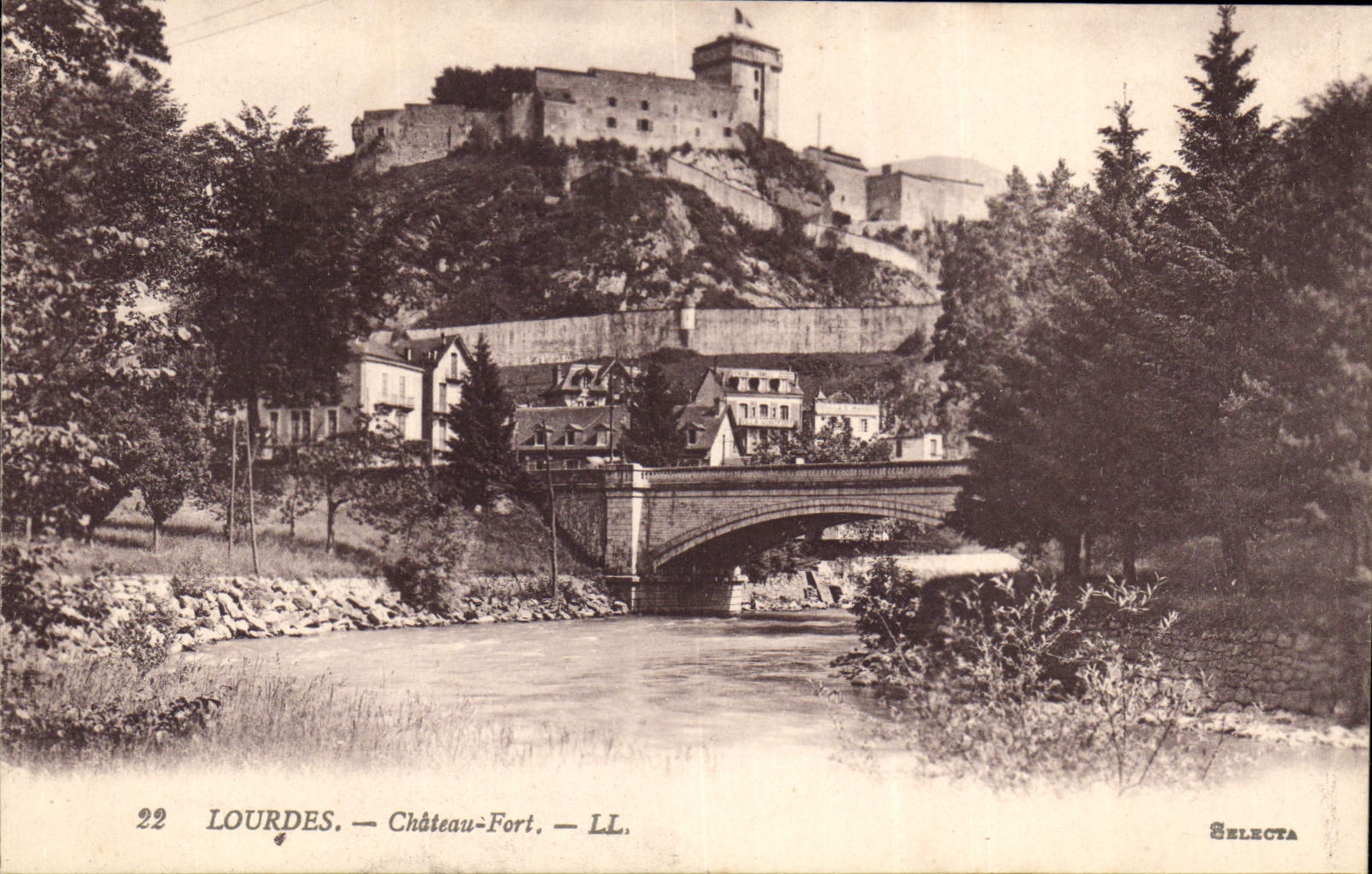 CPA Lourdes Chateau Fort 