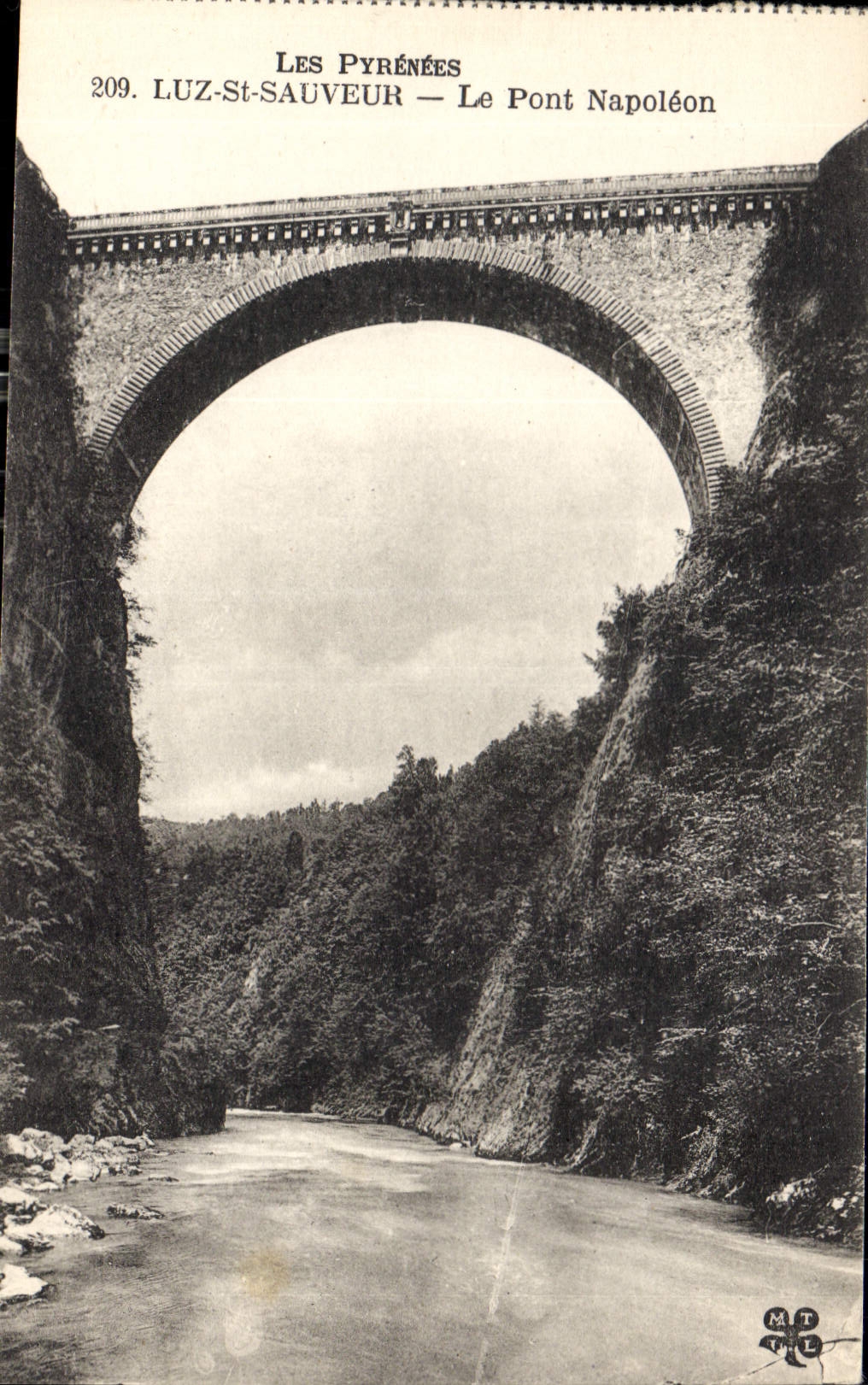 CPA Les Pyrenees Luz St Sauveur le Pont Napoleon 