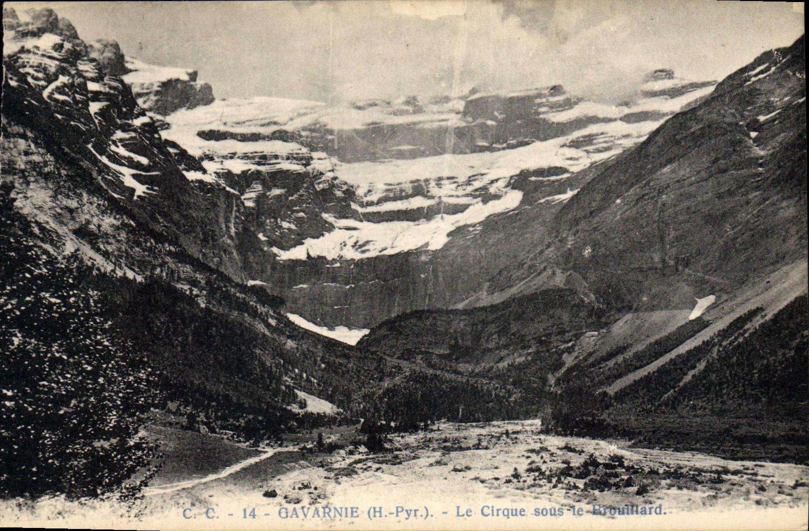 CPA Gavarnie H Pyr le Cirque sous le brouillard 