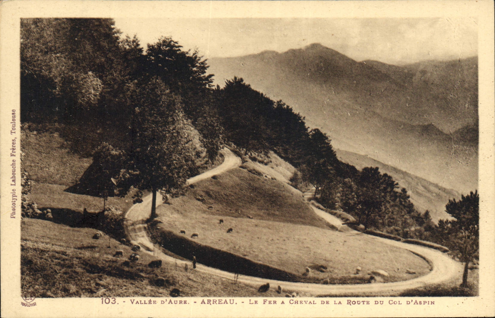 CPA Vallee d'Aure Arbeau le Fer a cheval de la route du Col d'Aspin
