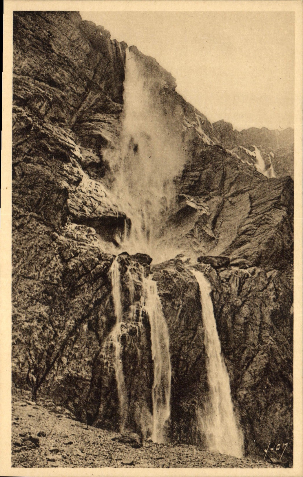 CPA Cirque de Gavarnie Hautes Pyrenees la Grande Cascade 
