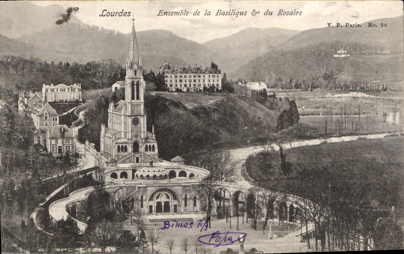 CPA Lourdes Ensemble de la Basilique et du Rosaire