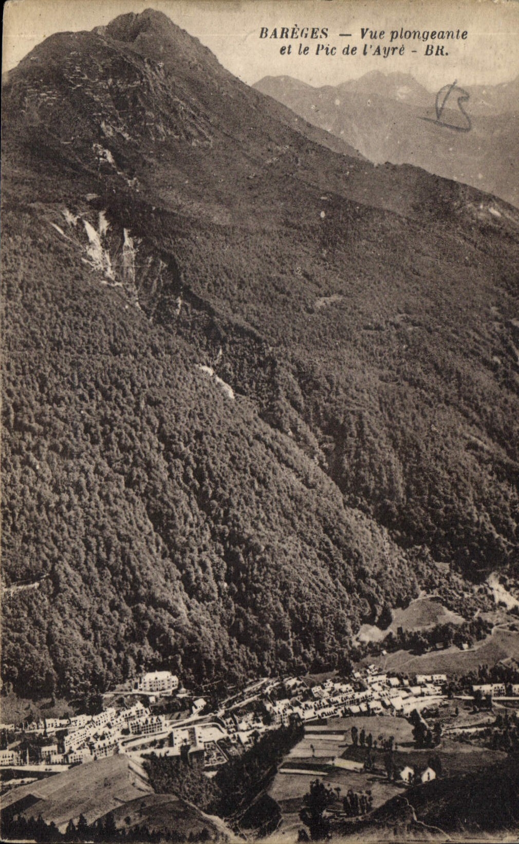 CPA Bareges vue plongeante et le Pic de l'Ayre