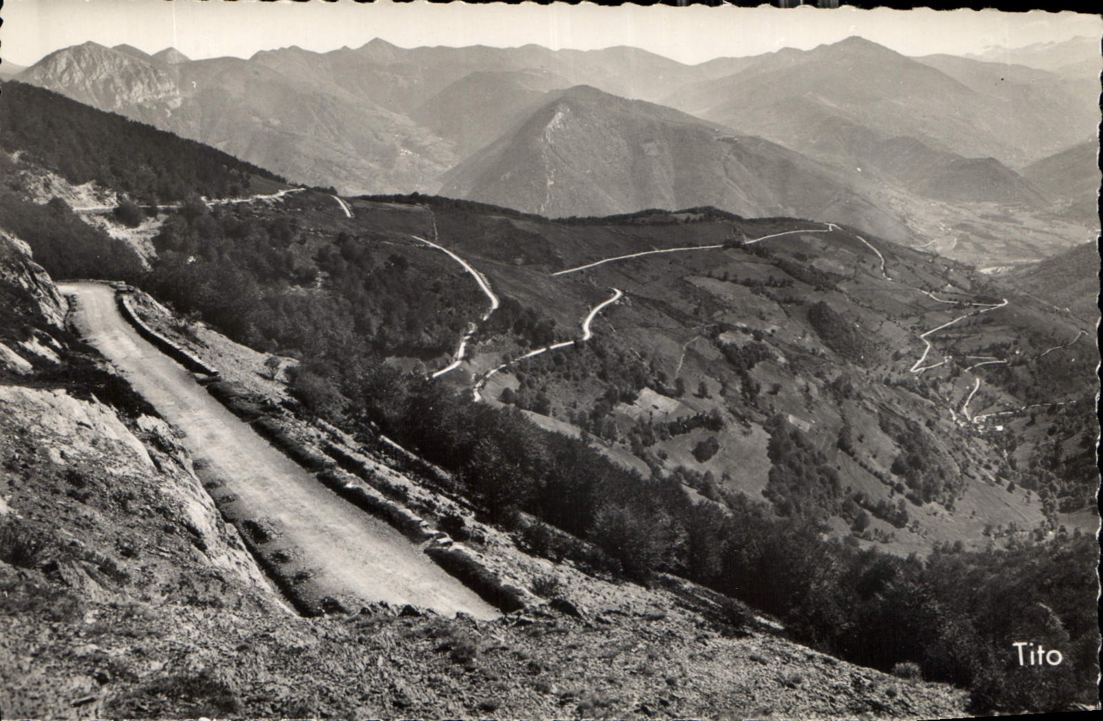 CPA Col d'Aspin Descente sur Arreau