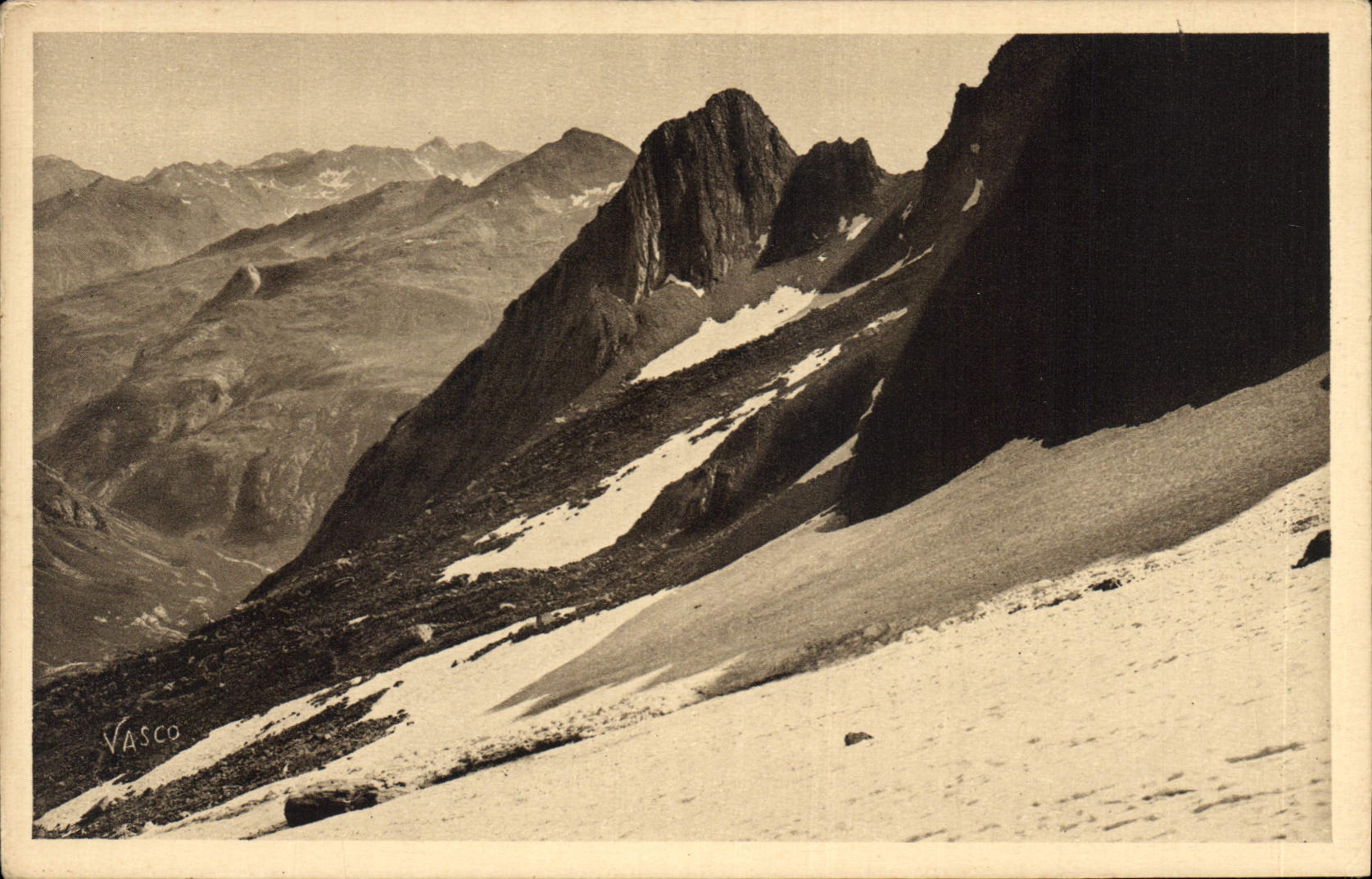 CPA Gavarnie les Sarragets vus du Glacier du Taillon au fond le Pic Long 
