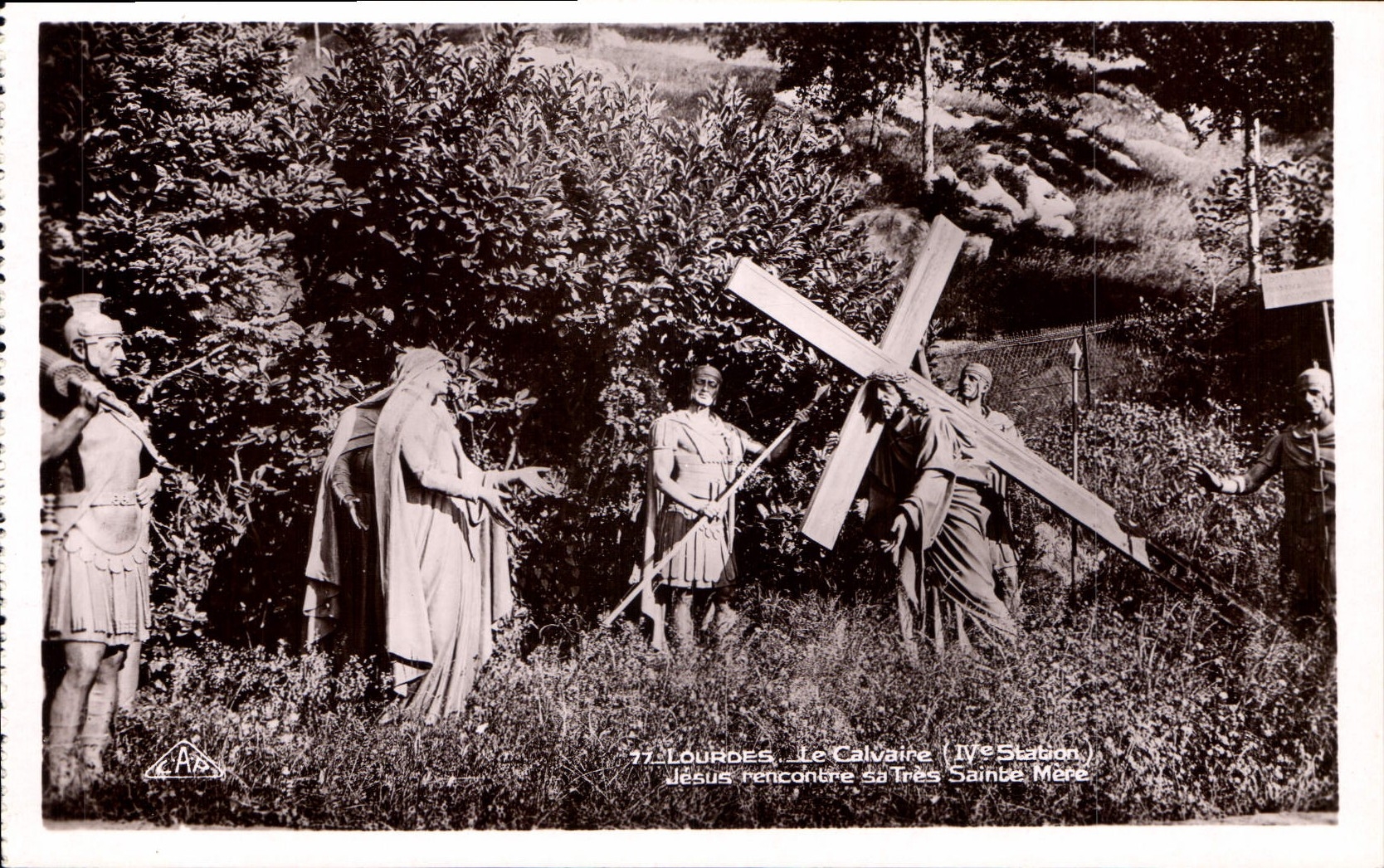 CPA Lourdes le Calvaire IV station Jesus rencontre sa tres sainte Mere 