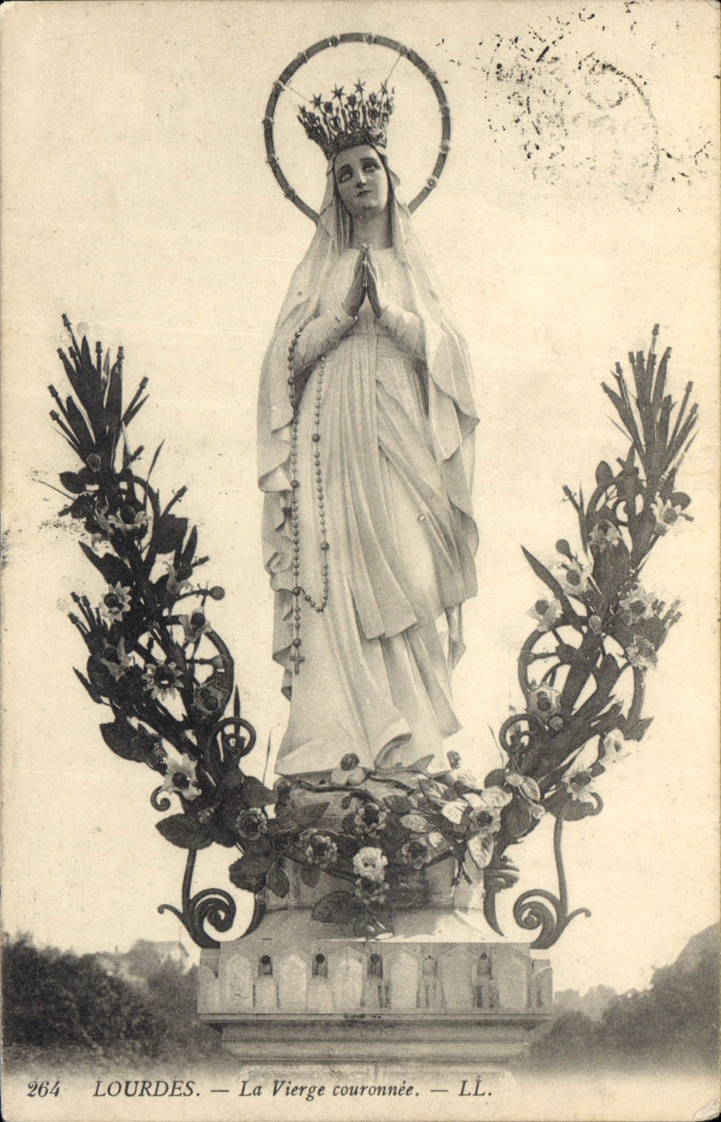 CPA Lourdes la Vierge couronne 