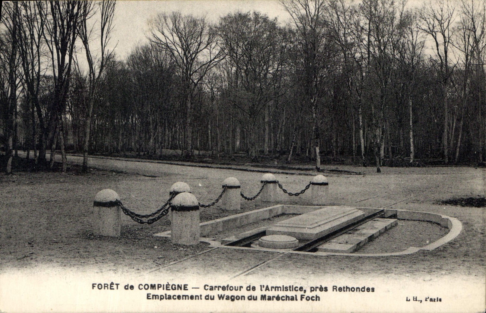 CPA Foret de Compiegne Carrefour de l'Armistice pres Rethondes Emplacement du Wagon du Marechal Foch