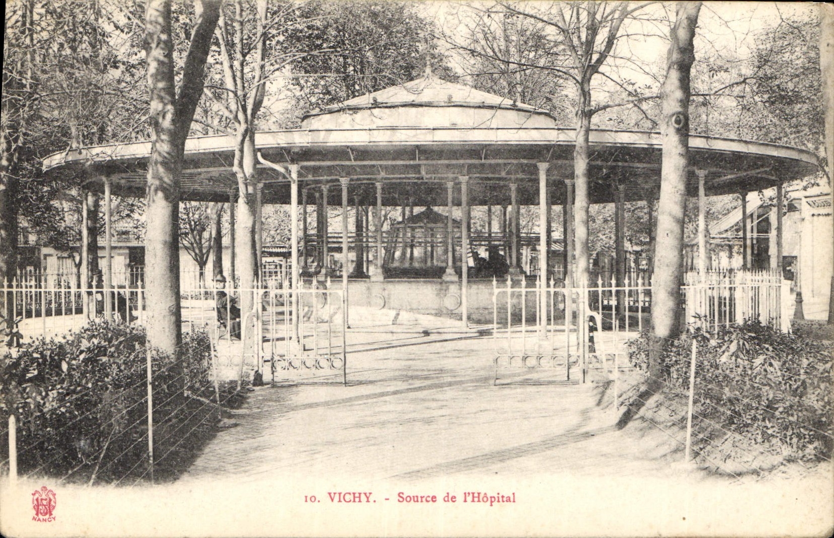 CPA Vichy source de l'Hopital 