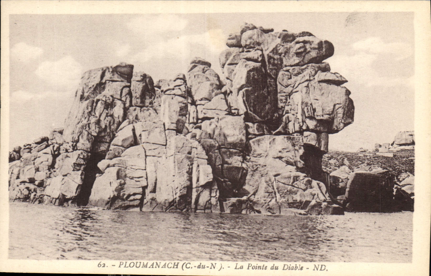 CPA Ploumanach C du N La Pointe du Diable