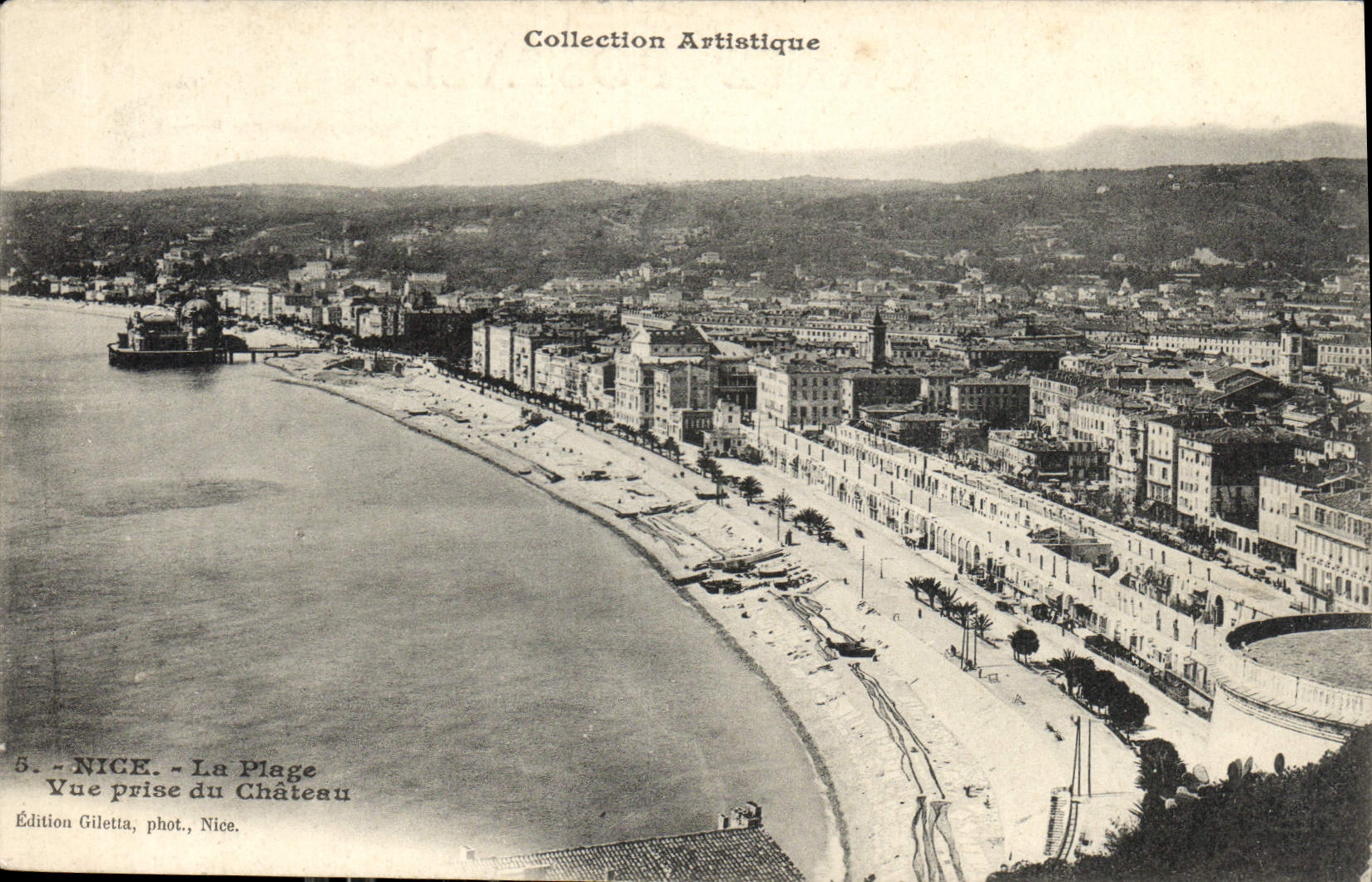 CPA Nice la Plage vue prise du Chateau 