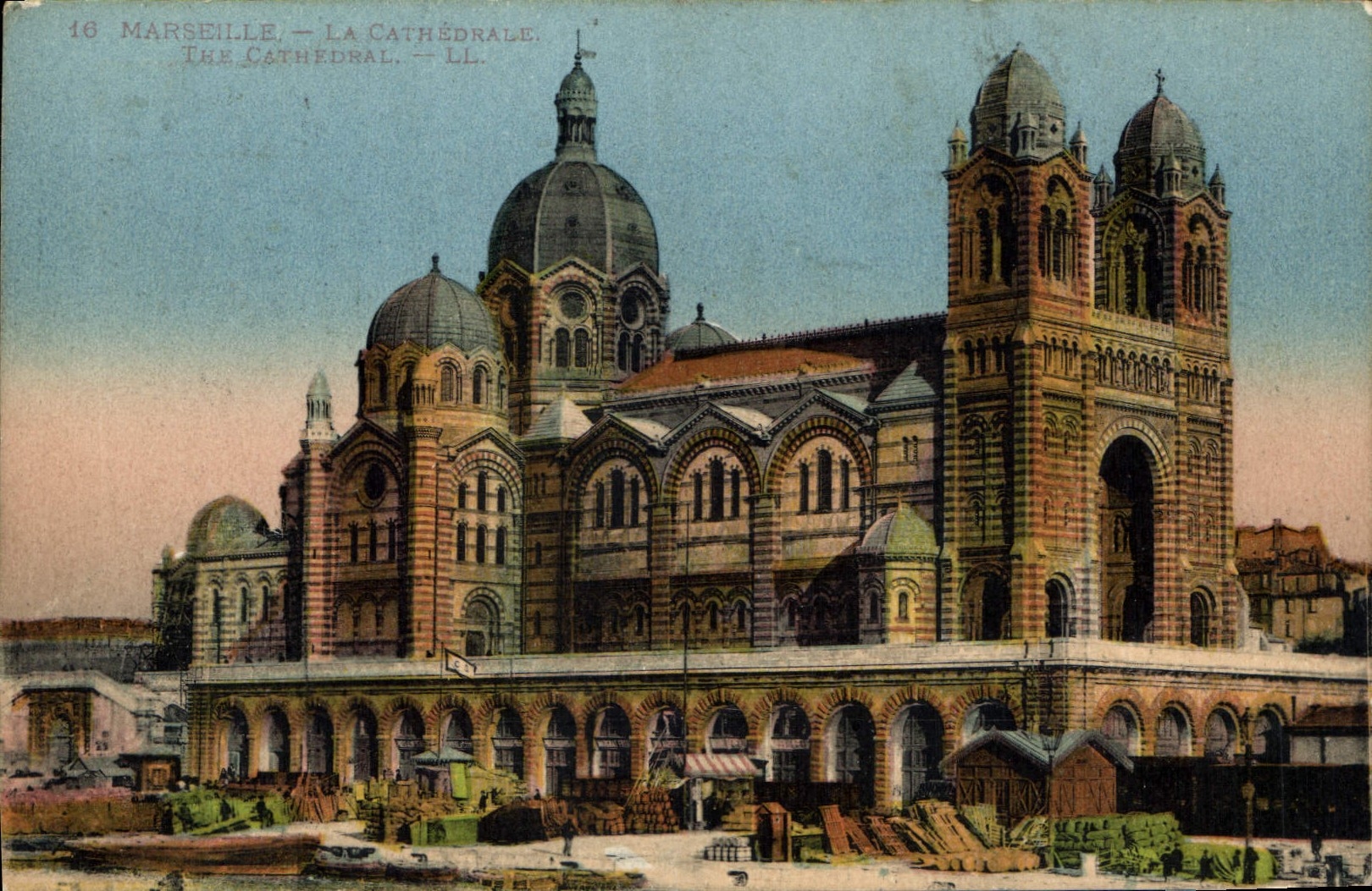 CPA Marseille la Cathedrale 